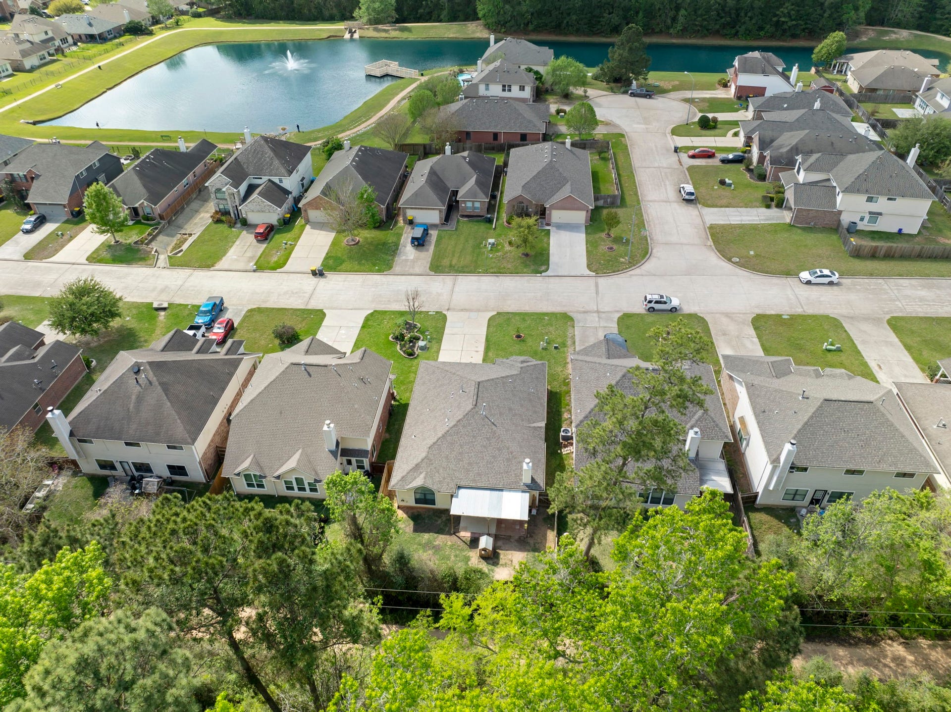 8022 N Tarrytown Crossing Drive, Conroe, TX 77304 8022 N Tarrytown Crossing Drive, Conroe, TX 77304