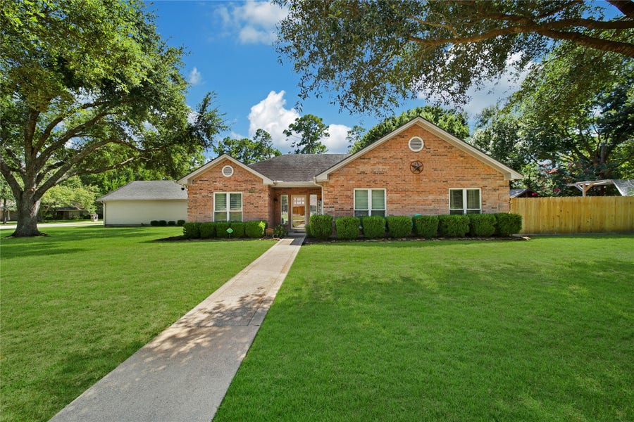Property photo for 34605 Kara Lane, Pinehurst, TX