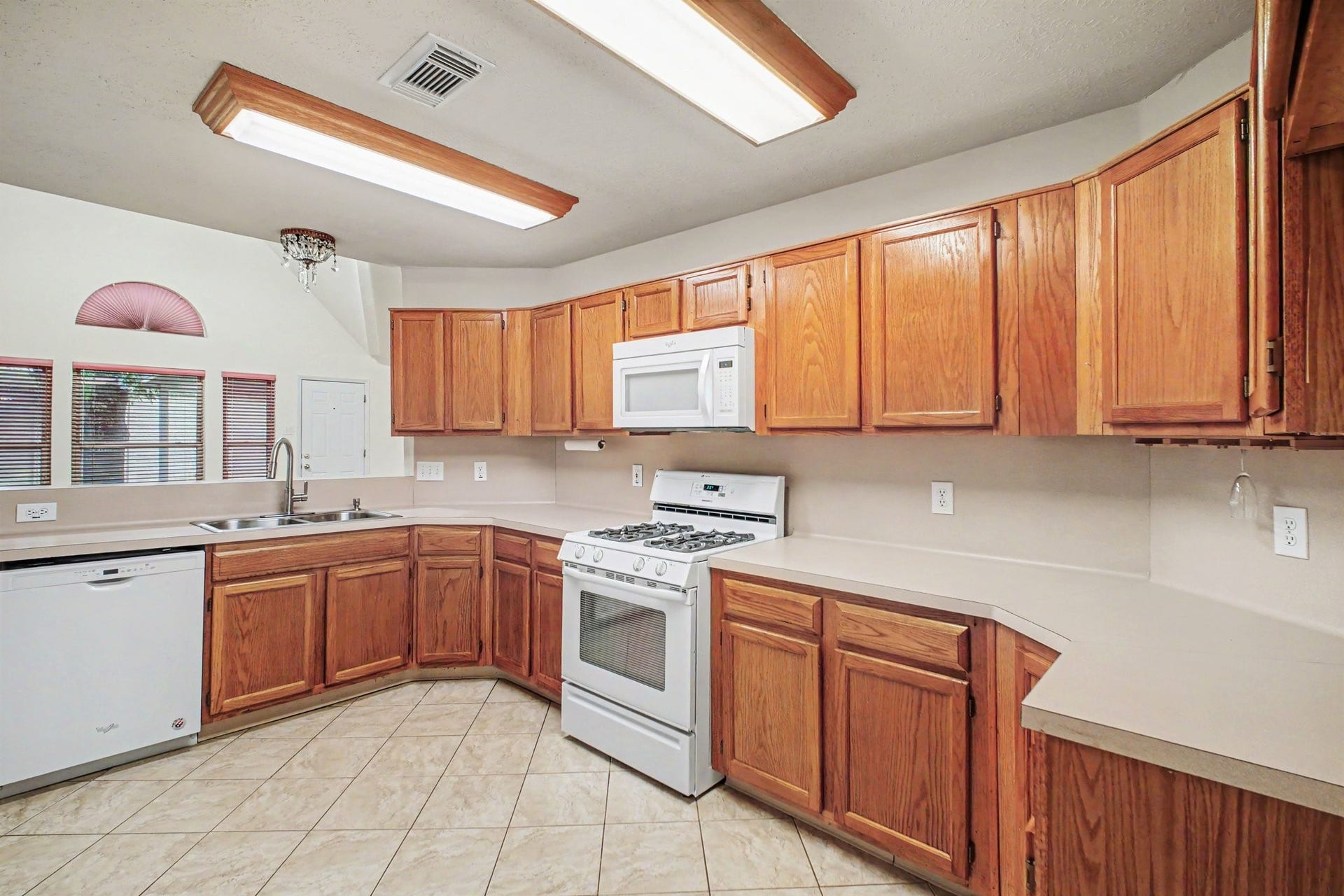 3234 Lee Circle, Pearland, TX 77581 3234 Lee Circle, Pearland, TX 77581