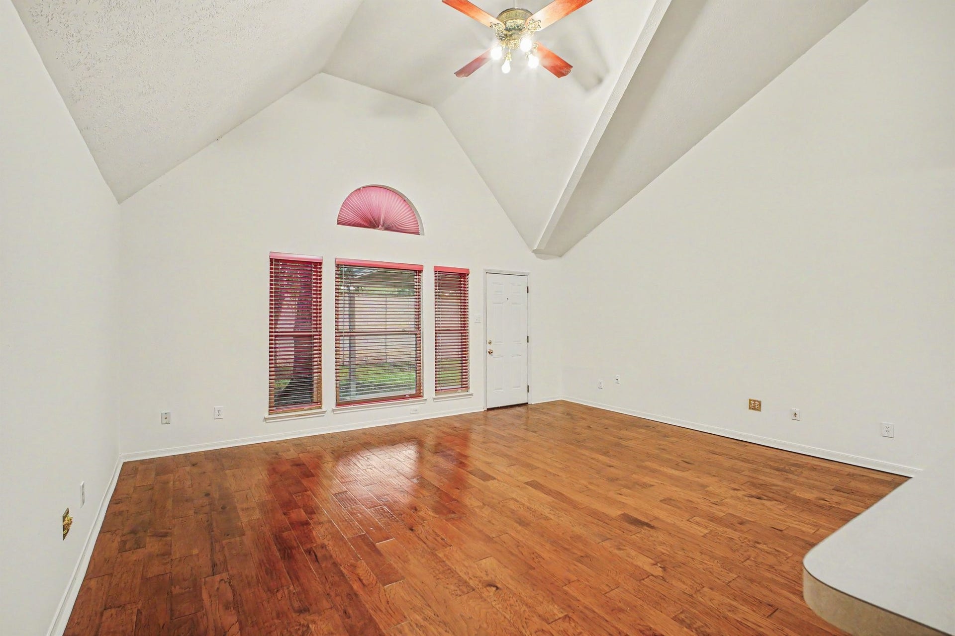 3234 Lee Circle, Pearland, TX 77581 3234 Lee Circle, Pearland, TX 77581