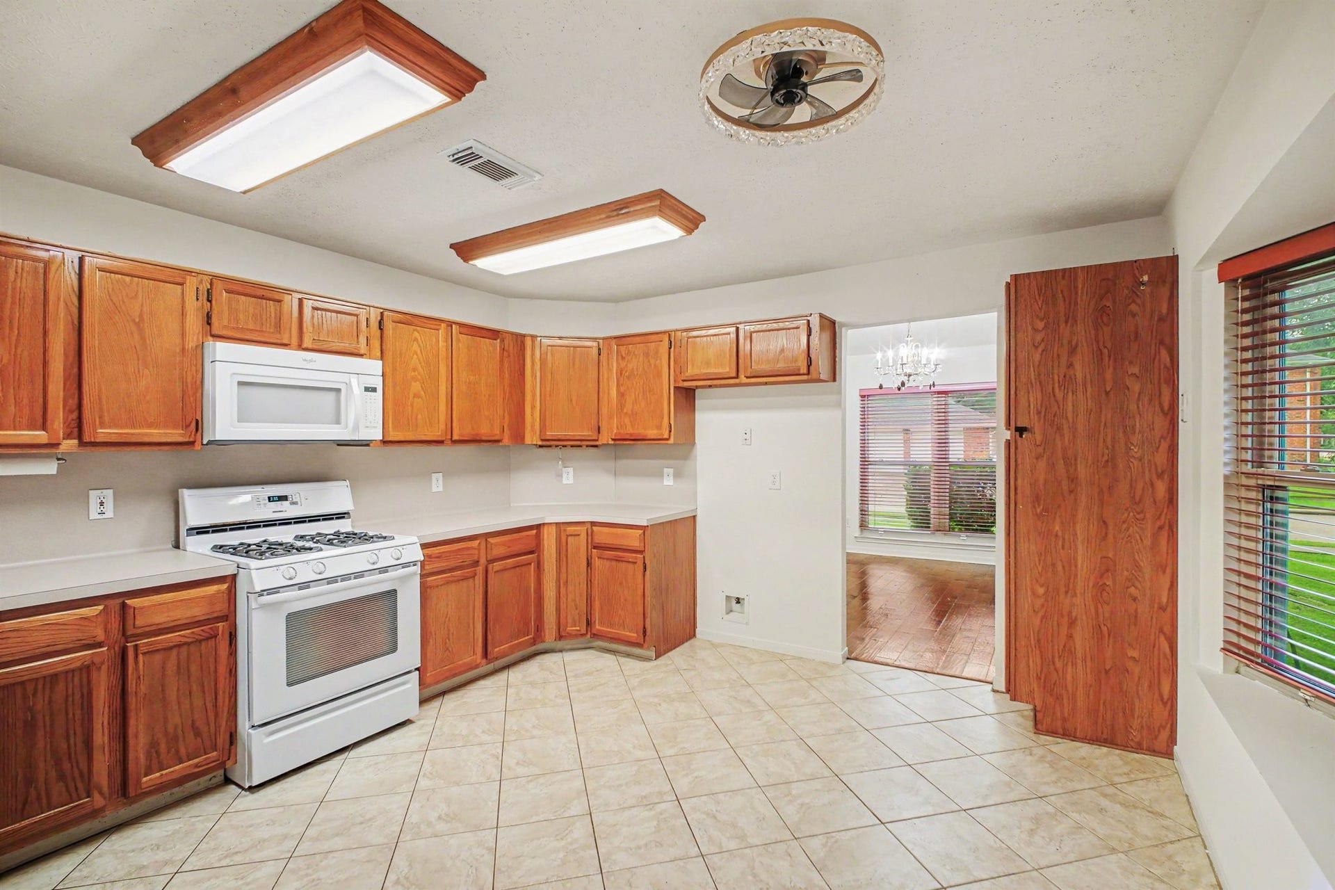 3234 Lee Circle, Pearland, TX 77581 3234 Lee Circle, Pearland, TX 77581