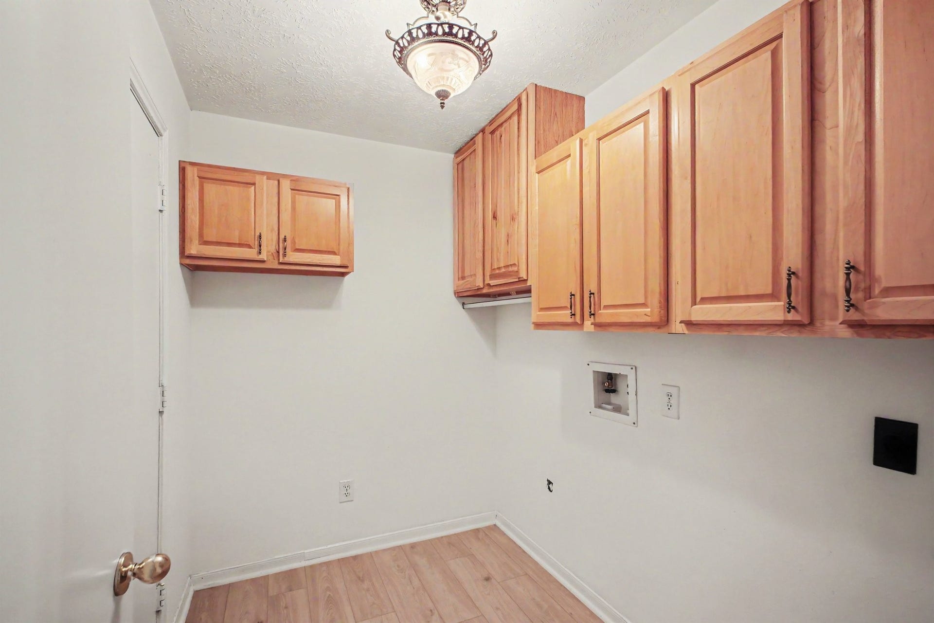 3234 Lee Circle, Pearland, TX 77581 3234 Lee Circle, Pearland, TX 77581