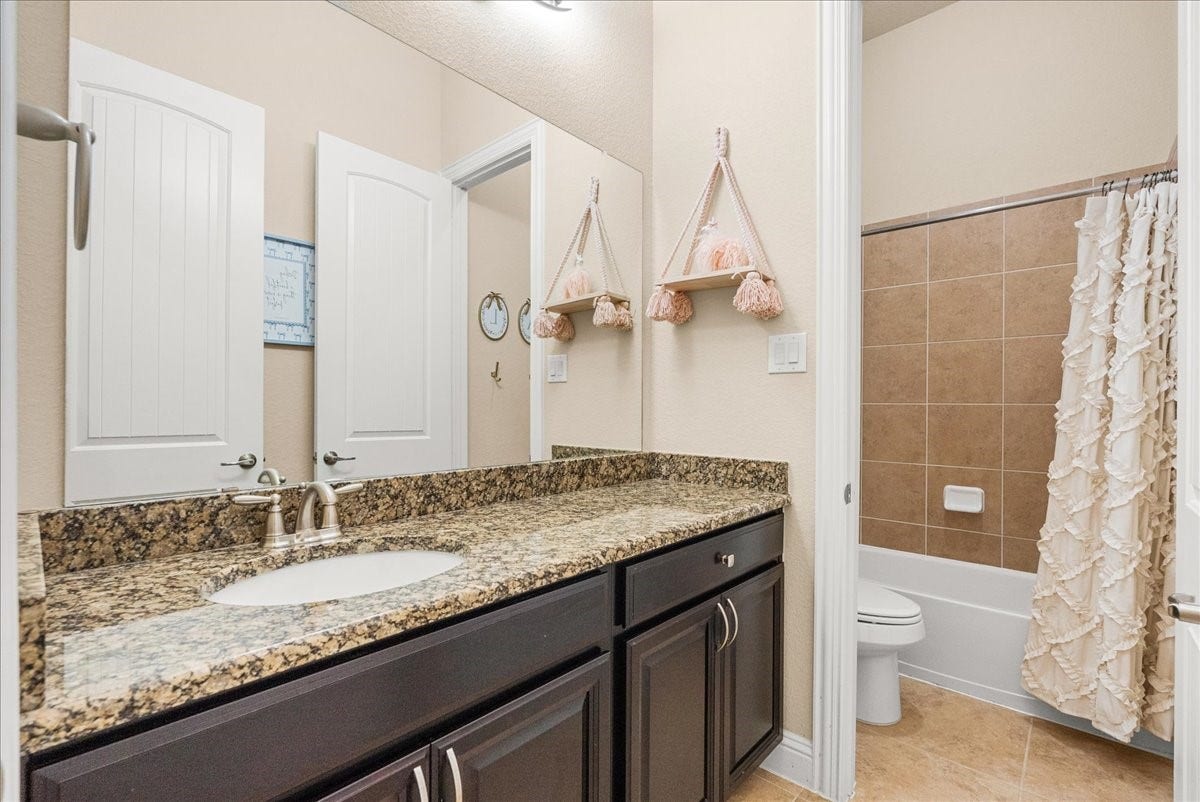 1413 Coffee Mill Court, League City, TX 77573 Full bath 2