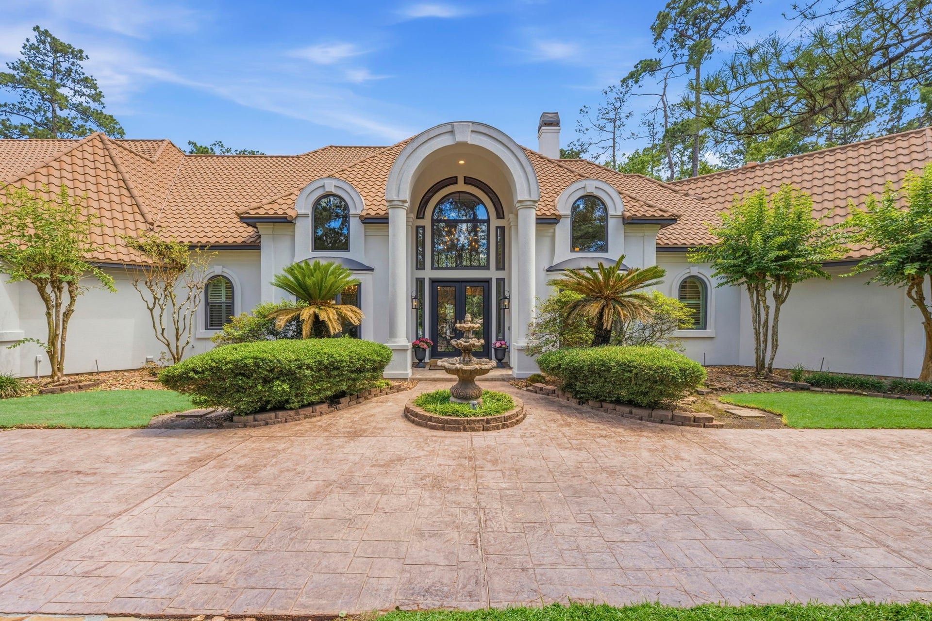 63 NW Chancery Place NW, The Woodlands, TX 77381 63 NW Chancery Place NW, The Woodlands, TX 77381