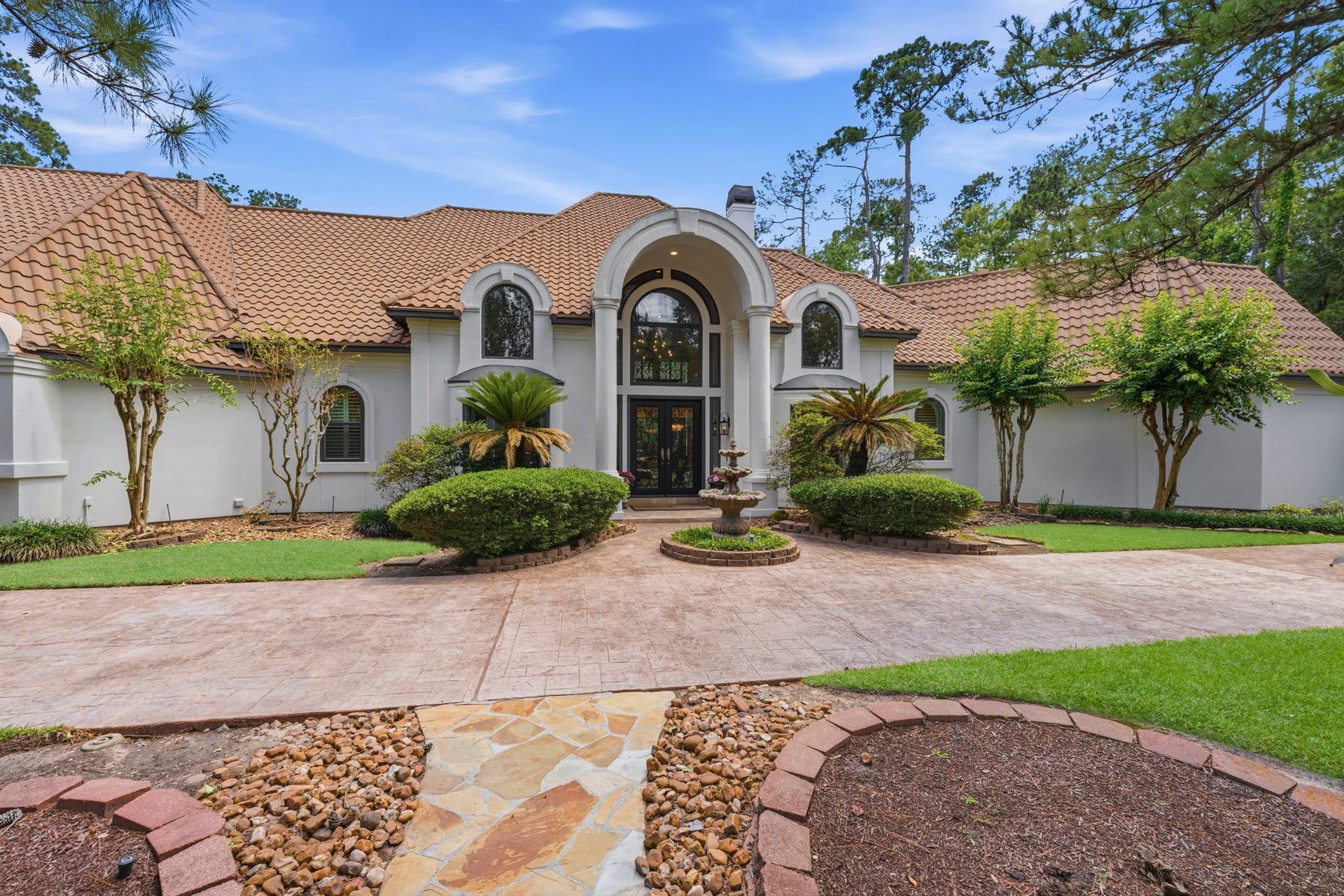 63 NW Chancery Place NW, The Woodlands, TX 77381 63 NW Chancery Place NW, The Woodlands, TX 77381