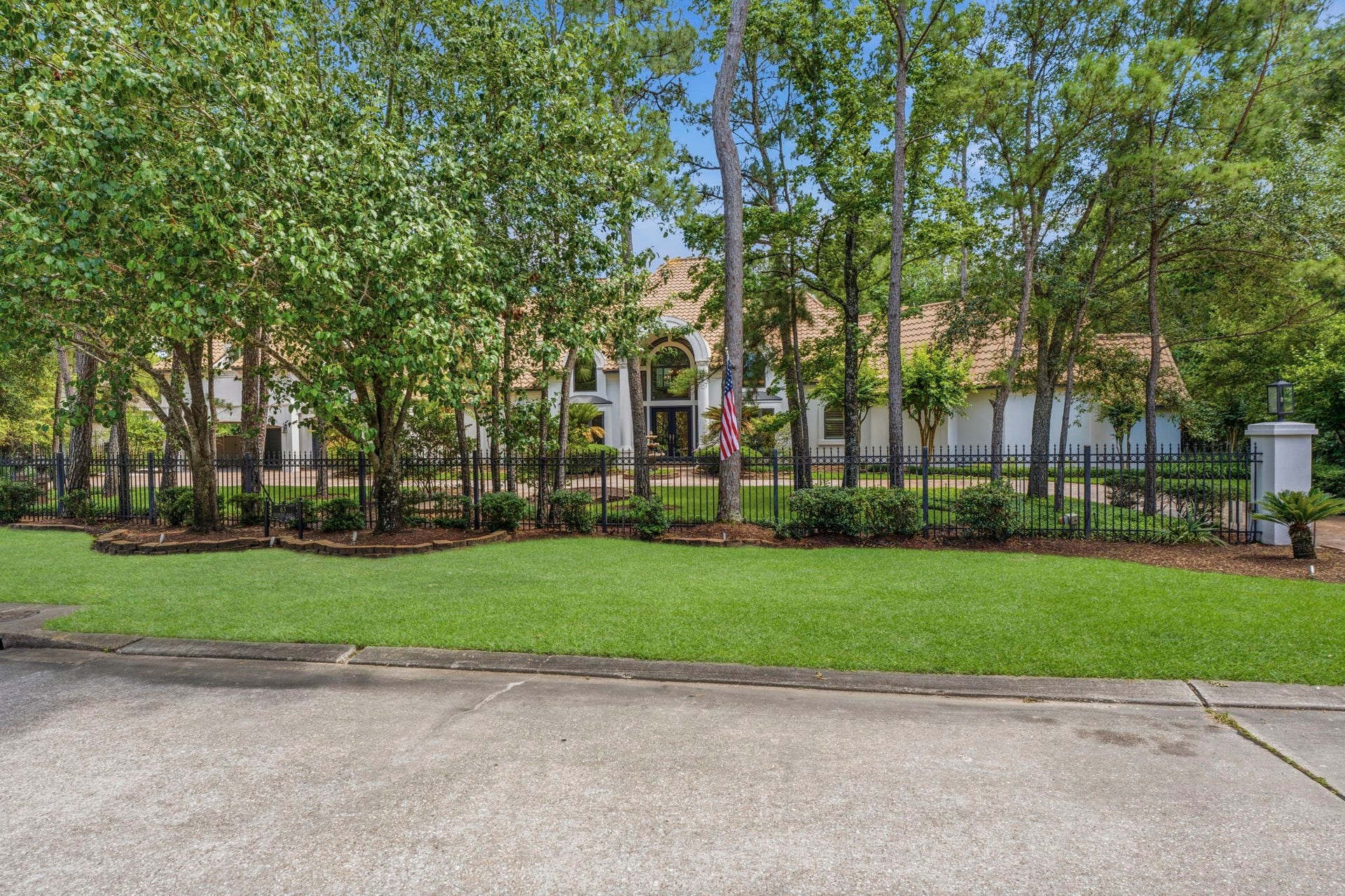 63 NW Chancery Place NW, The Woodlands, TX 77381 63 NW Chancery Place NW, The Woodlands, TX 77381