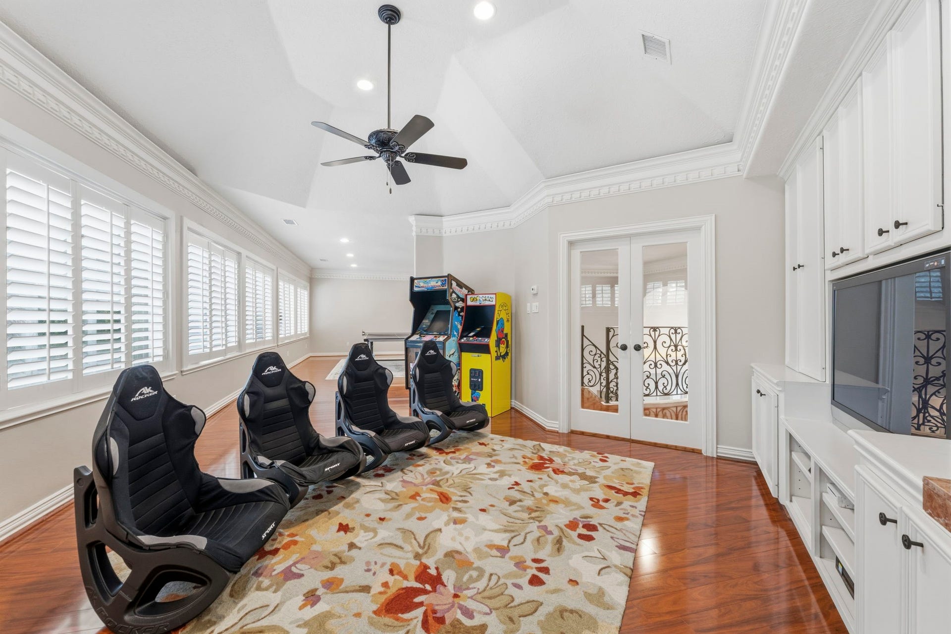 63 NW Chancery Place NW, The Woodlands, TX 77381 63 NW Chancery Place NW, The Woodlands, TX 77381