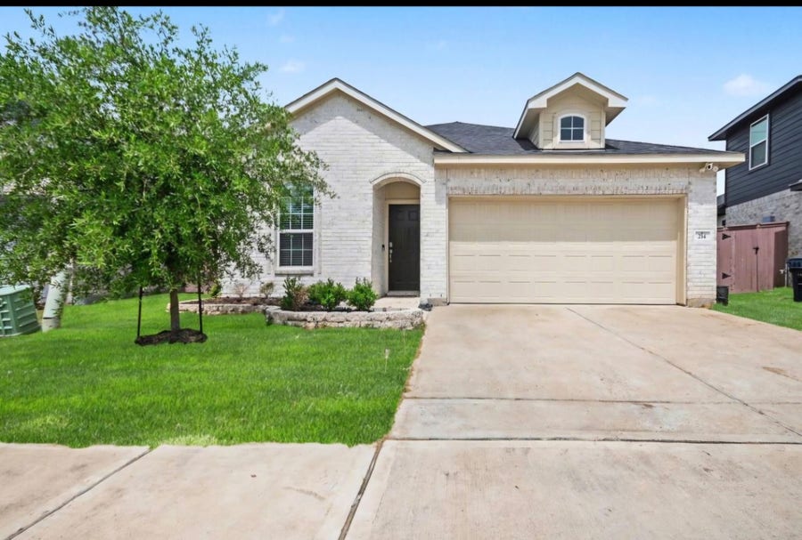 Property photo for 214 Water Grass Trail, Clute, TX