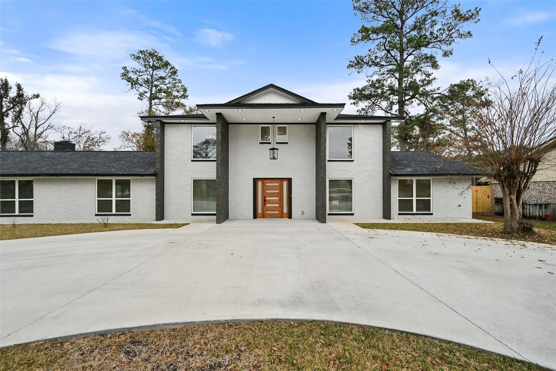 10930 White Thorn Street, Houston, TX 77016 10930 White Thorn Street, Houston, TX 77016
