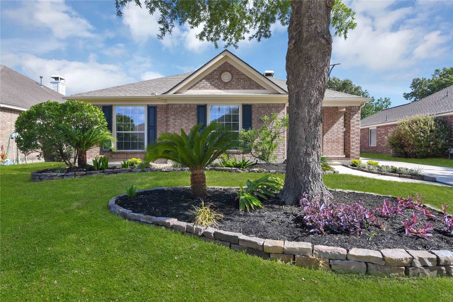 Property photo for 12927 Cascadia Knoll Court, Humble, TX