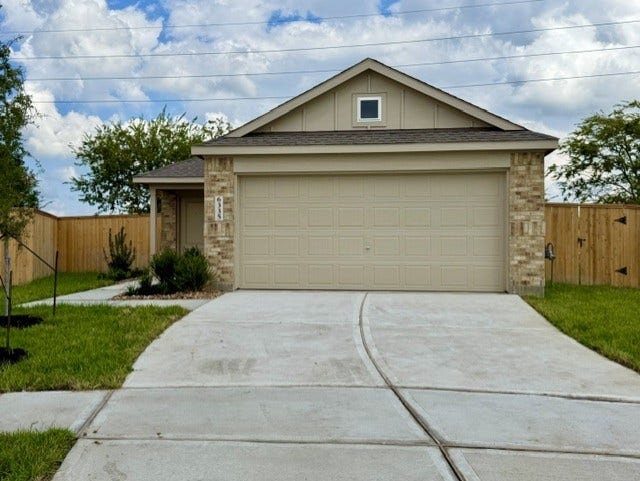 Property photo for 6335 Pelly Place, Baytown, TX