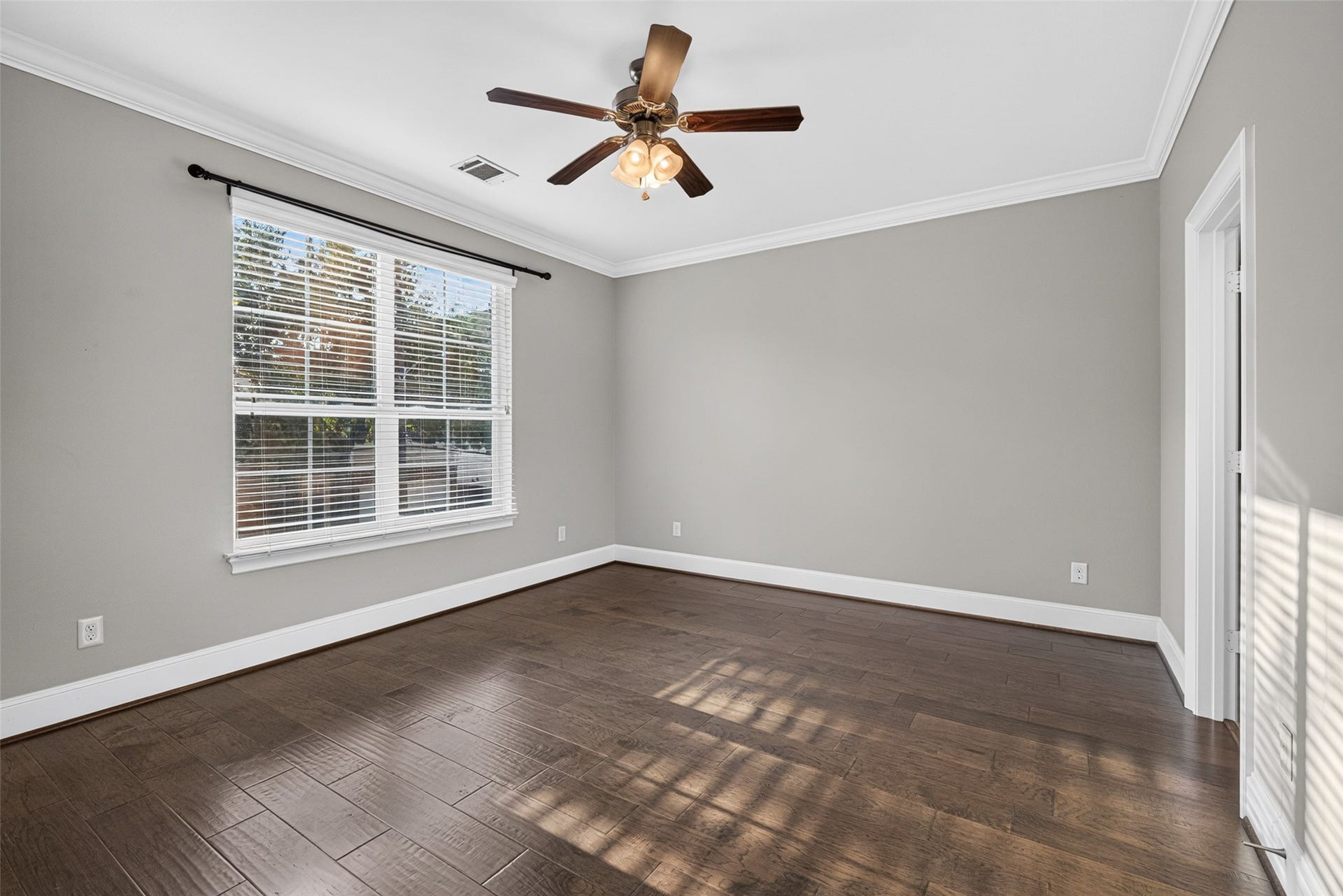 2502 Radcliffe Street, Houston, TX 77007 2502 Radcliffe Street, Houston, TX 77007