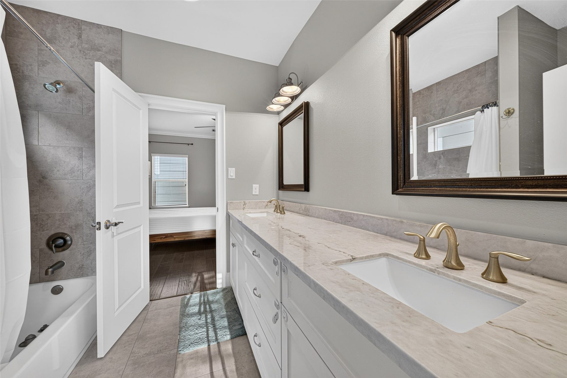 2502 Radcliffe Street, Houston, TX 77007 2502 Radcliffe Street, Houston, TX 77007