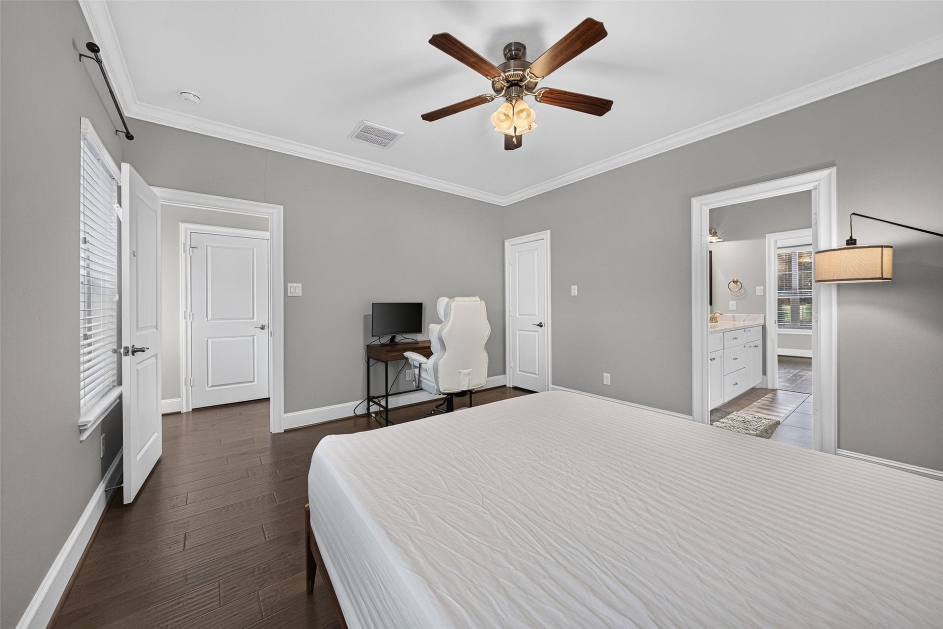 2502 Radcliffe Street, Houston, TX 77007 2502 Radcliffe Street, Houston, TX 77007