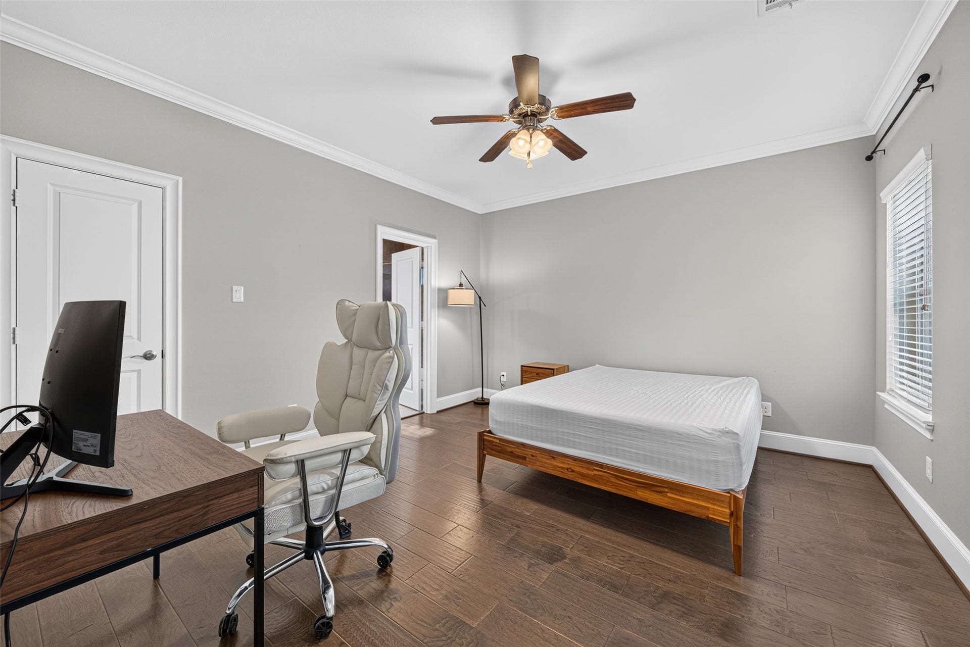 2502 Radcliffe Street, Houston, TX 77007 2502 Radcliffe Street, Houston, TX 77007