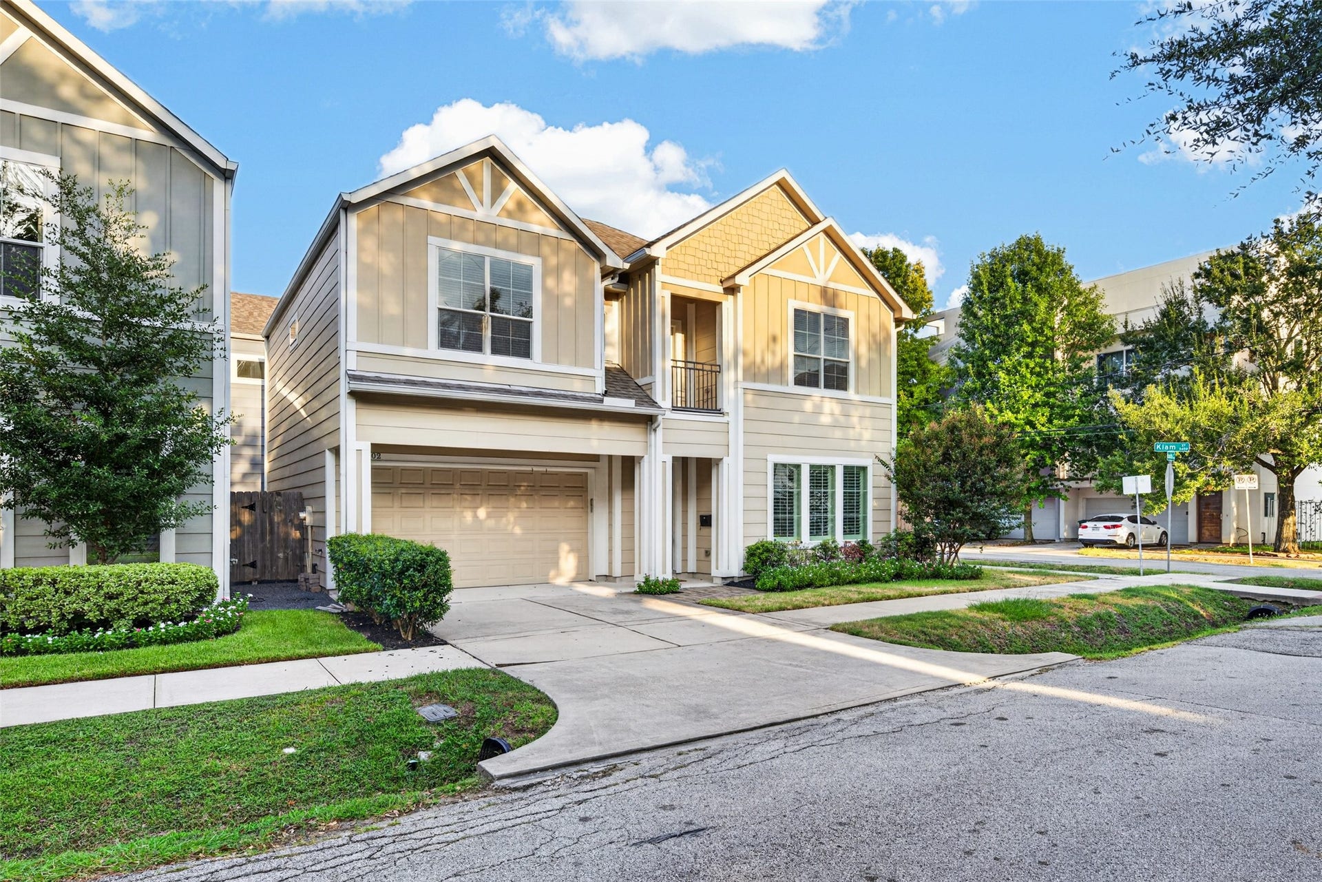 2502 Radcliffe Street, Houston, TX 77007 2502 Radcliffe Street, Houston, TX 77007