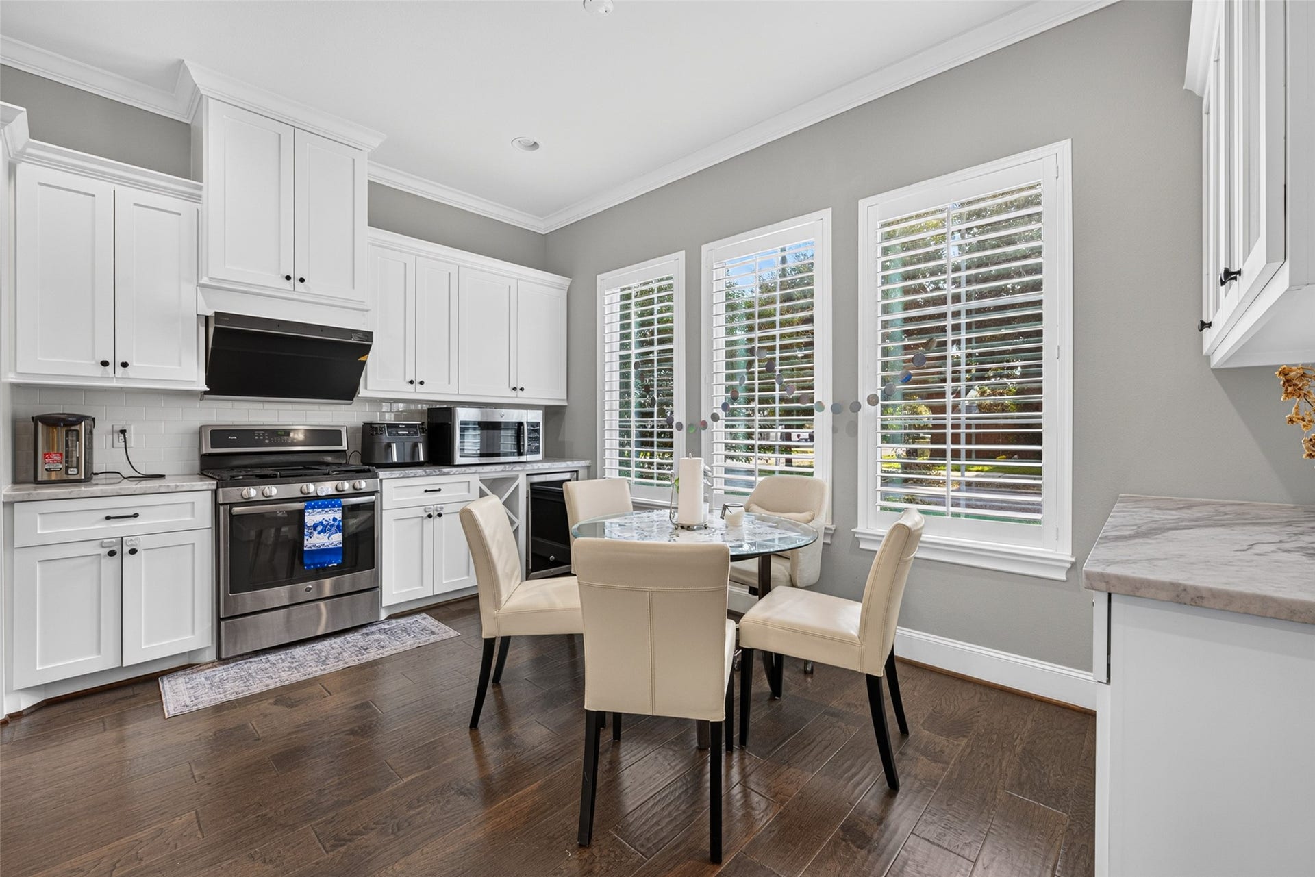 2502 Radcliffe Street, Houston, TX 77007 2502 Radcliffe Street, Houston, TX 77007