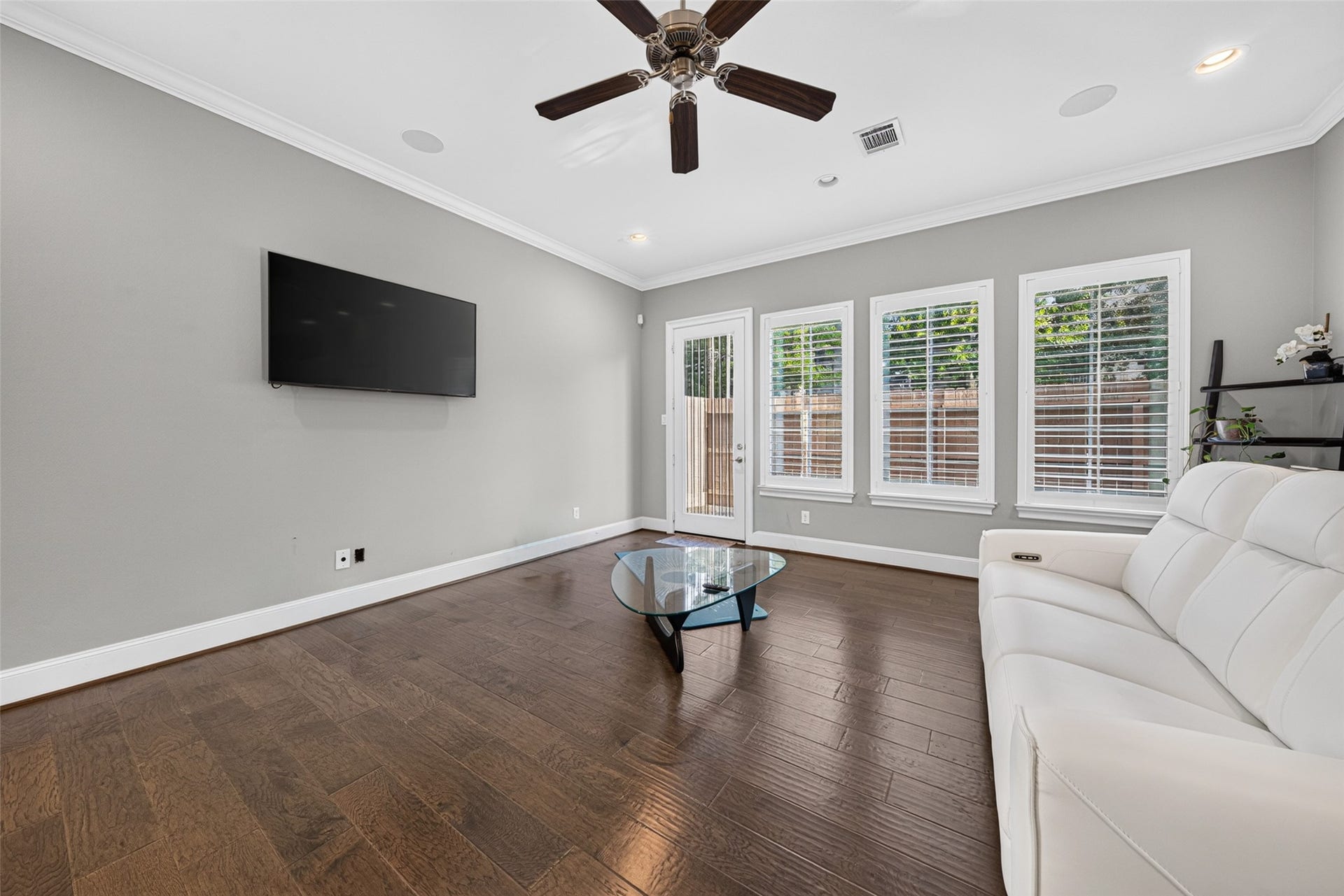 2502 Radcliffe Street, Houston, TX 77007 2502 Radcliffe Street, Houston, TX 77007
