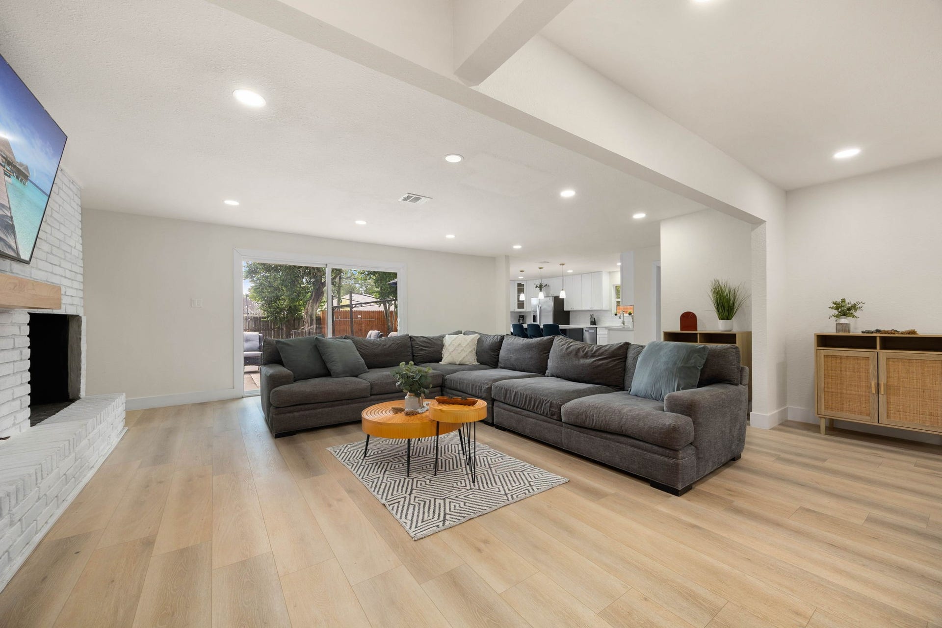 5519 W Bellfort Avenue, Houston, TX 77035 5519 W Bellfort Avenue, Houston, TX 77035