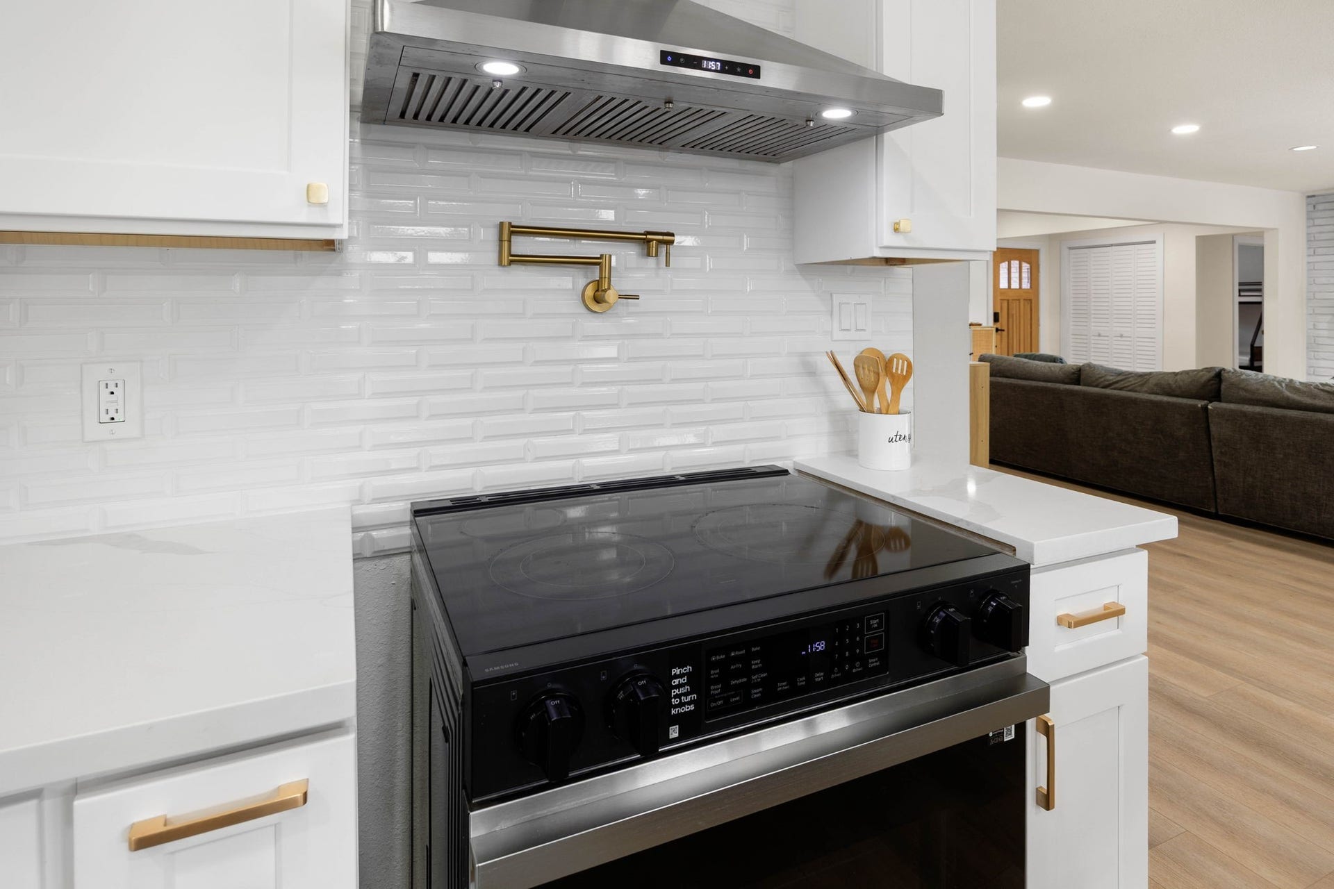 5519 W Bellfort Avenue, Houston, TX 77035 5519 W Bellfort Avenue, Houston, TX 77035