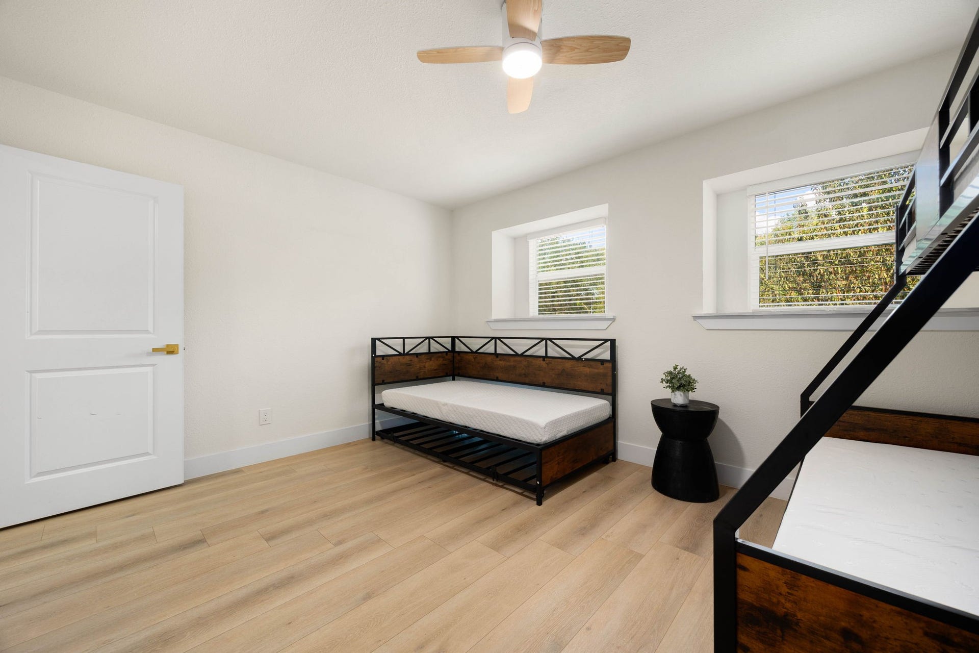 5519 W Bellfort Avenue, Houston, TX 77035 5519 W Bellfort Avenue, Houston, TX 77035