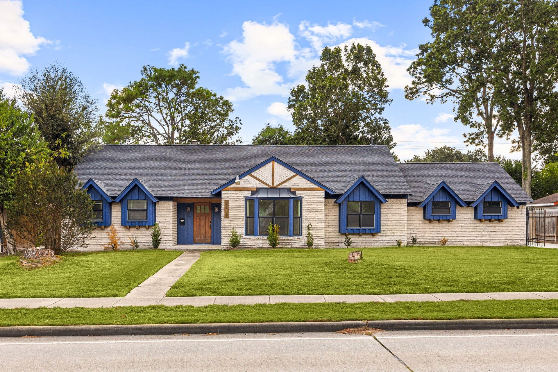 5519 W Bellfort Avenue, Houston, TX 77035 5519 W Bellfort Avenue, Houston, TX 77035