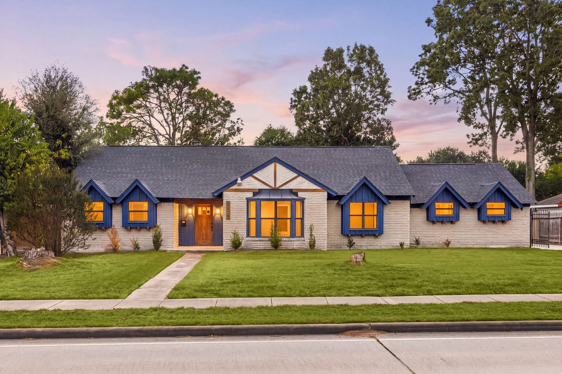 5519 W Bellfort Avenue, Houston, TX 77035 5519 W Bellfort Avenue, Houston, TX 77035