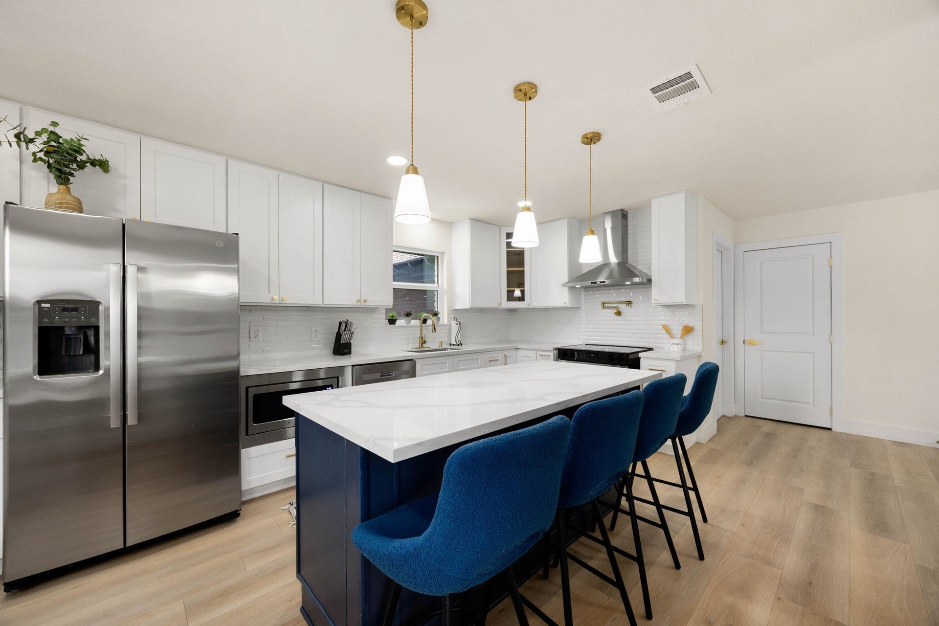 5519 W Bellfort Avenue, Houston, TX 77035 5519 W Bellfort Avenue, Houston, TX 77035
