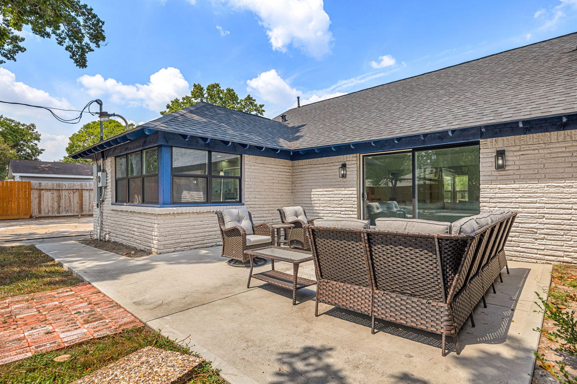 5519 W Bellfort Avenue, Houston, TX 77035 5519 W Bellfort Avenue, Houston, TX 77035