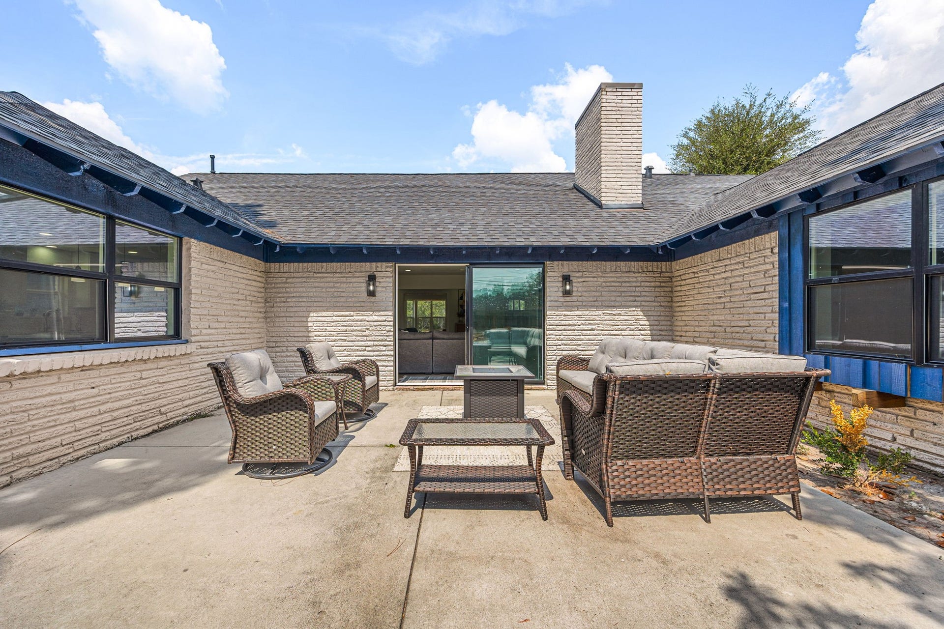 5519 W Bellfort Avenue, Houston, TX 77035 5519 W Bellfort Avenue, Houston, TX 77035