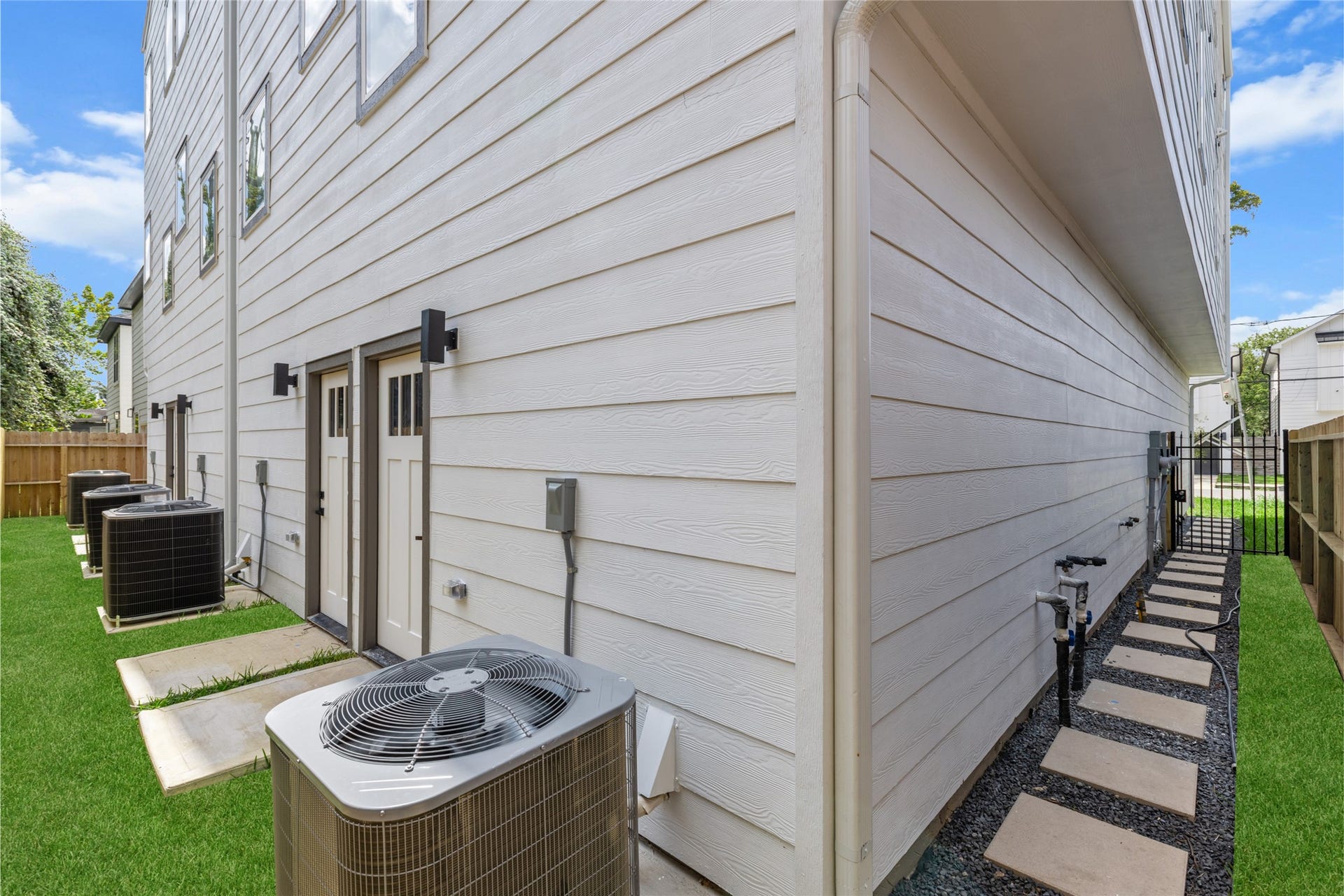 6530 Tuskegee Street, #A-B, Houston, TX 77091