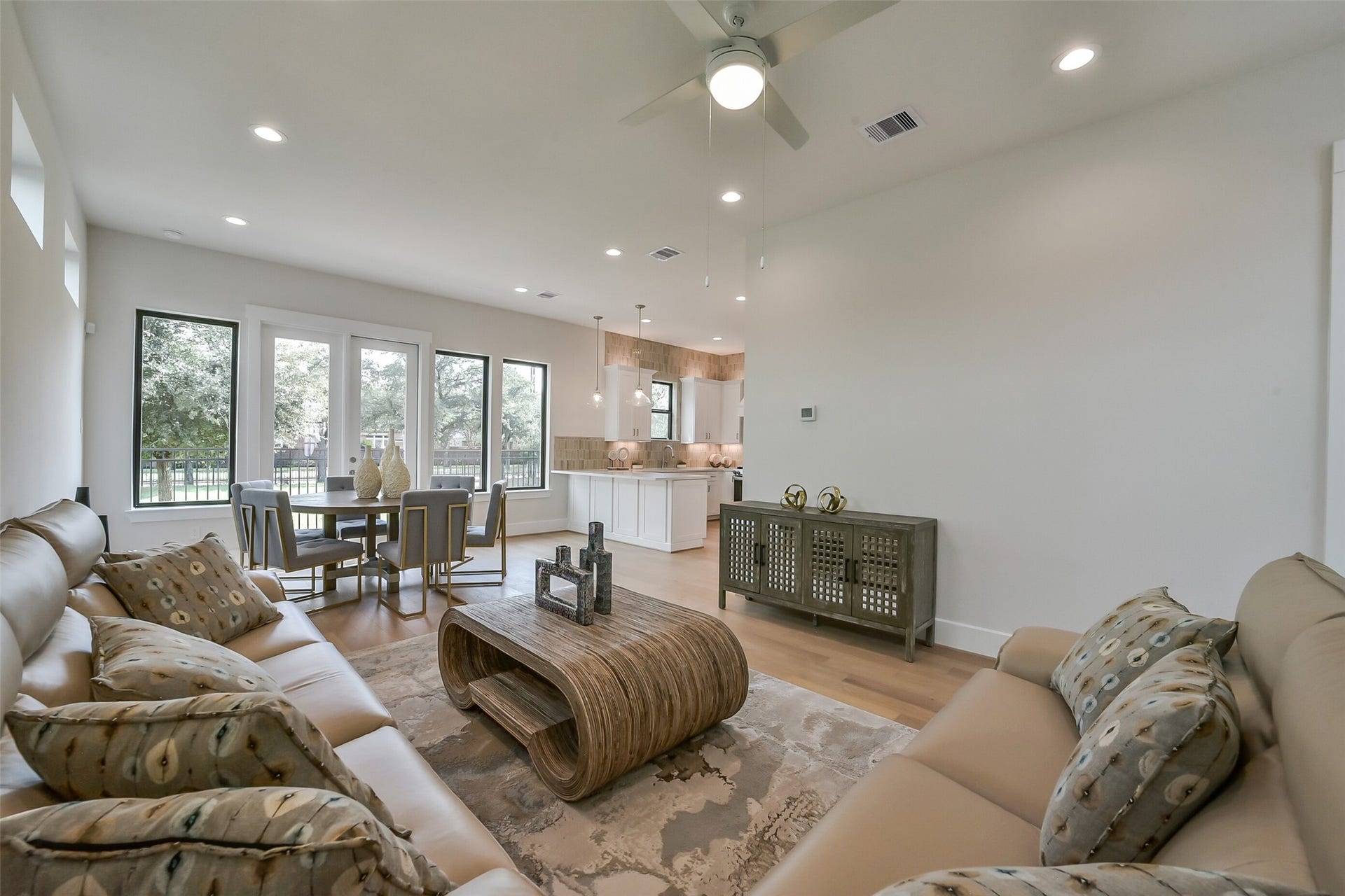3521 Harvest Dance Drive, Houston, TX 77008 3521 Harvest Dance Drive, Houston, TX 77008