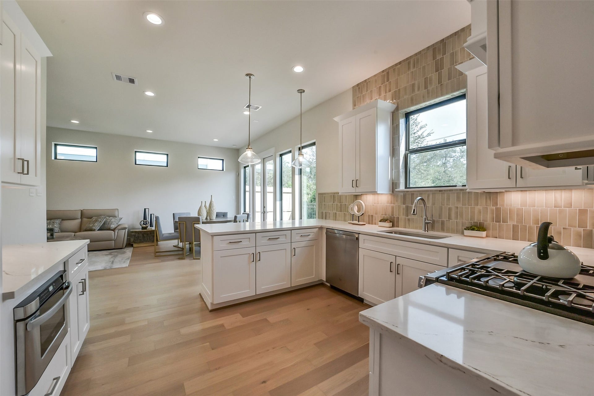 3521 Harvest Dance Drive, Houston, TX 77008 3521 Harvest Dance Drive, Houston, TX 77008