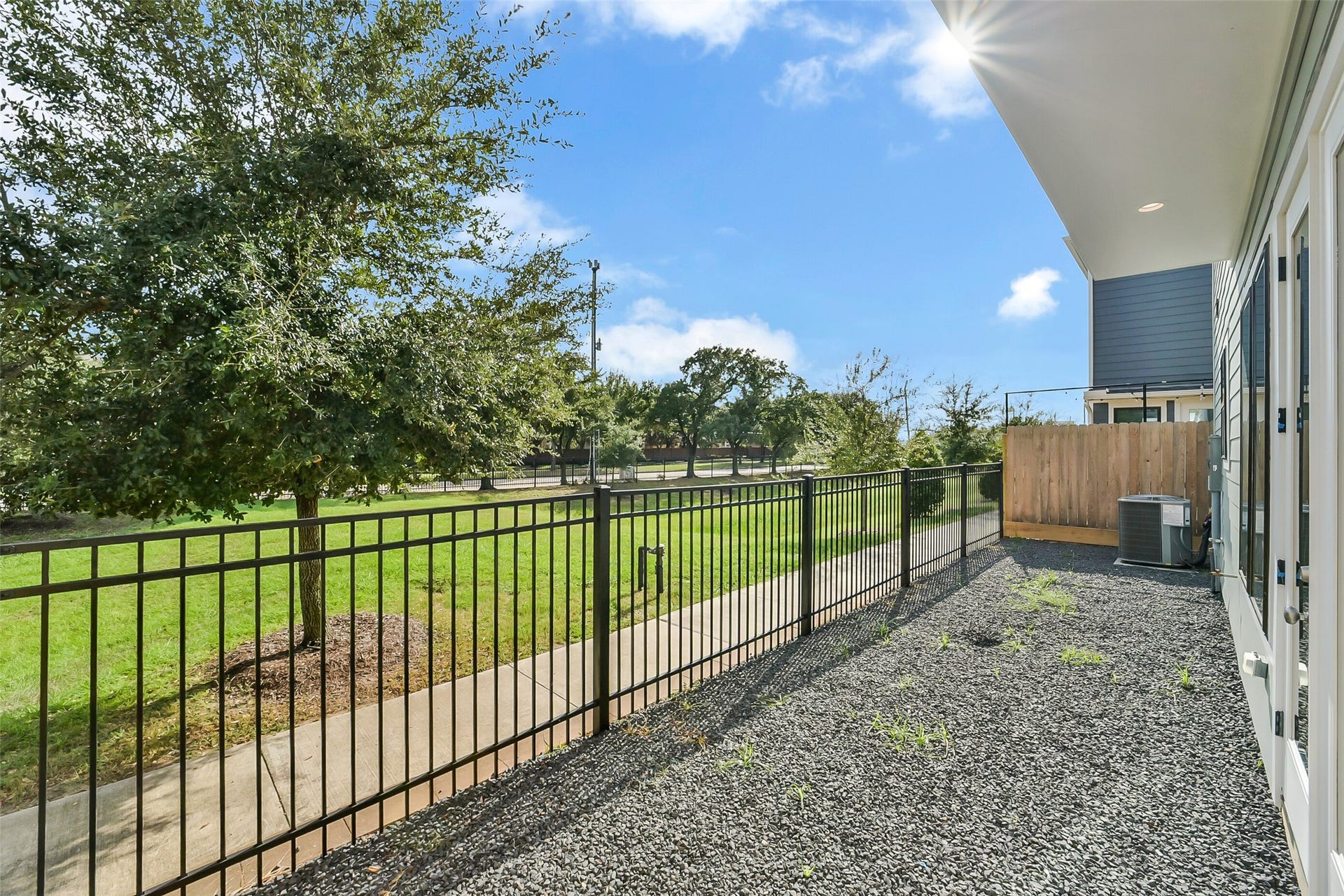 3521 Harvest Dance Drive, Houston, TX 77008 3521 Harvest Dance Drive, Houston, TX 77008