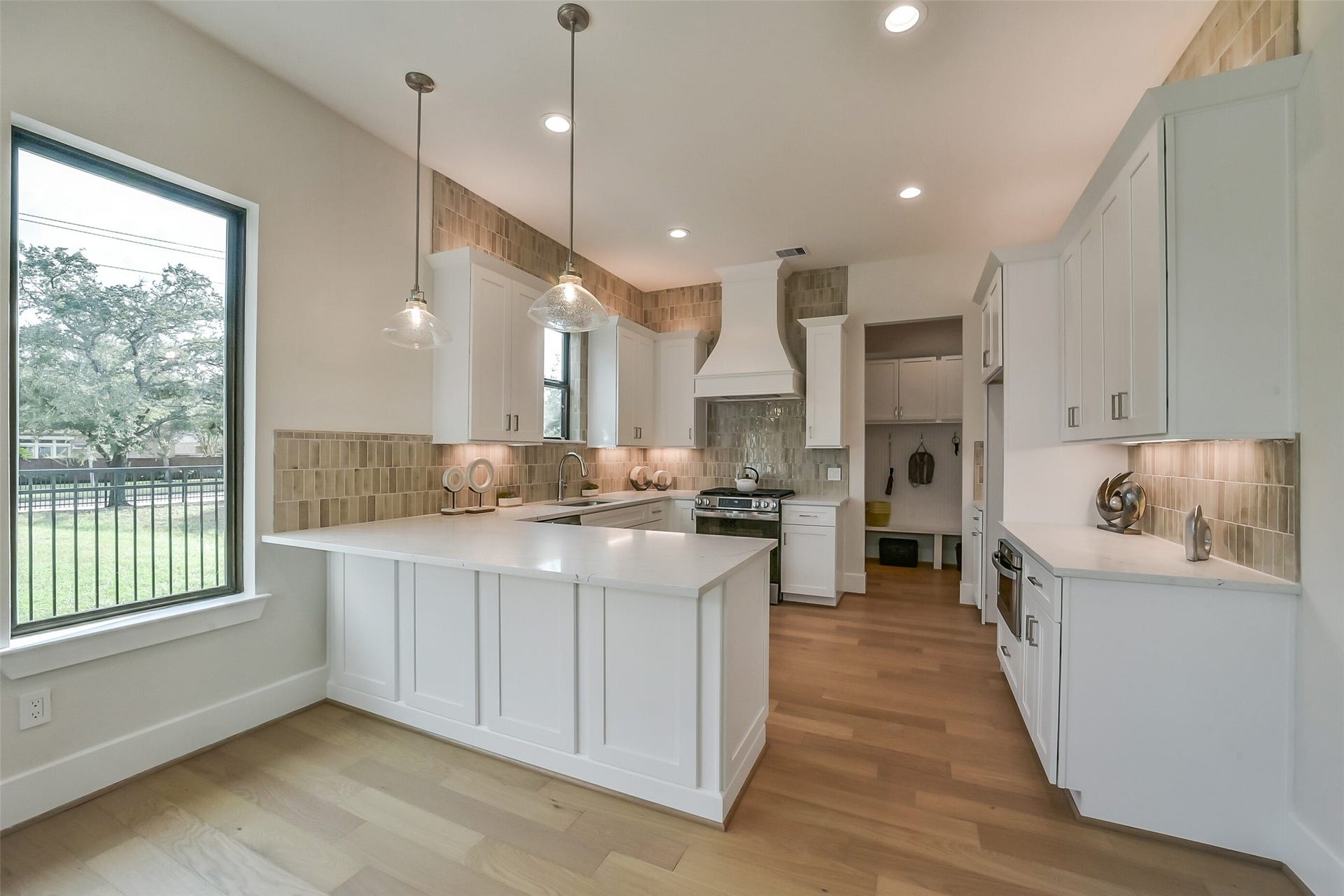 3521 Harvest Dance Drive, Houston, TX 77008 3521 Harvest Dance Drive, Houston, TX 77008