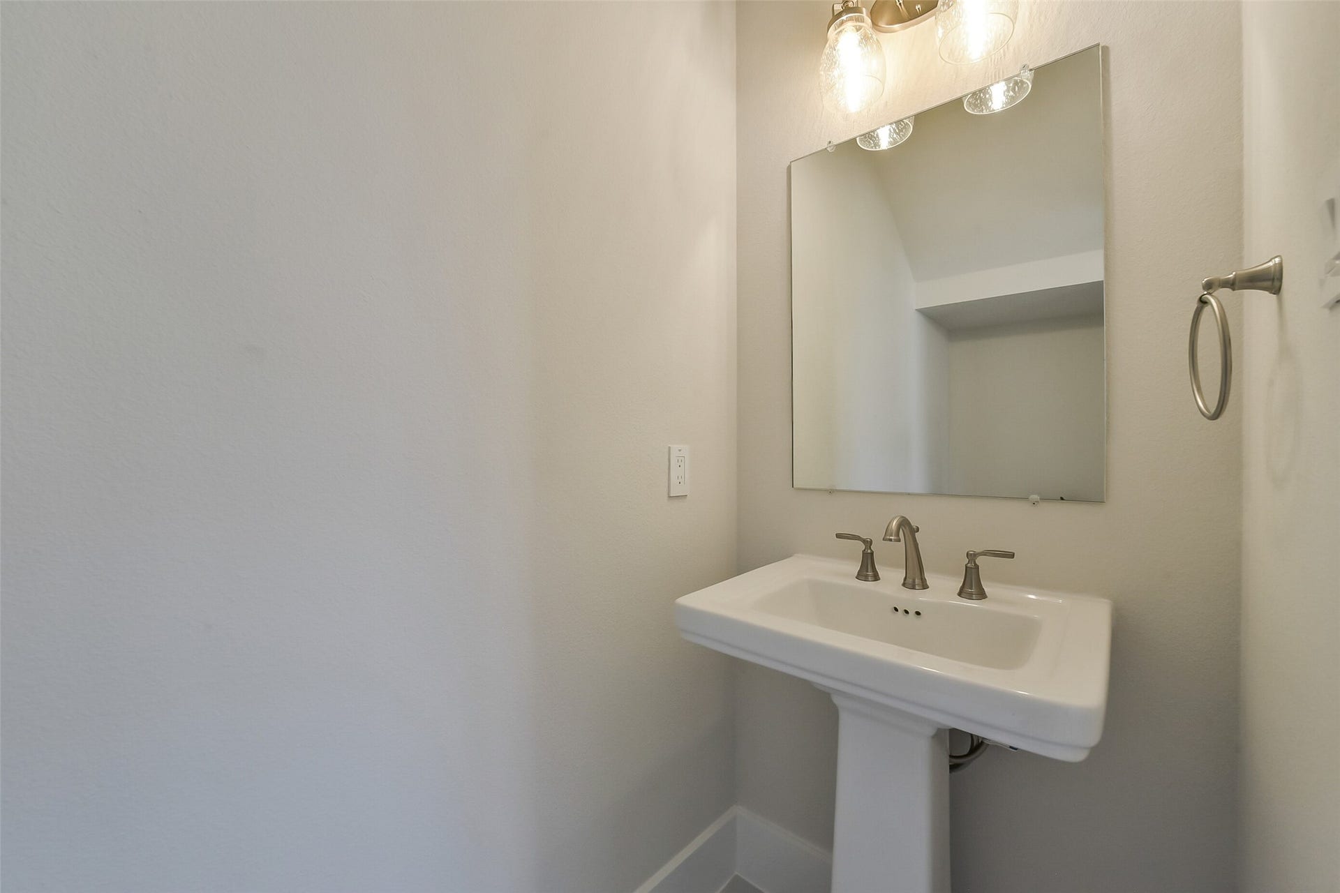3521 Harvest Dance Drive, Houston, TX 77008 3521 Harvest Dance Drive, Houston, TX 77008