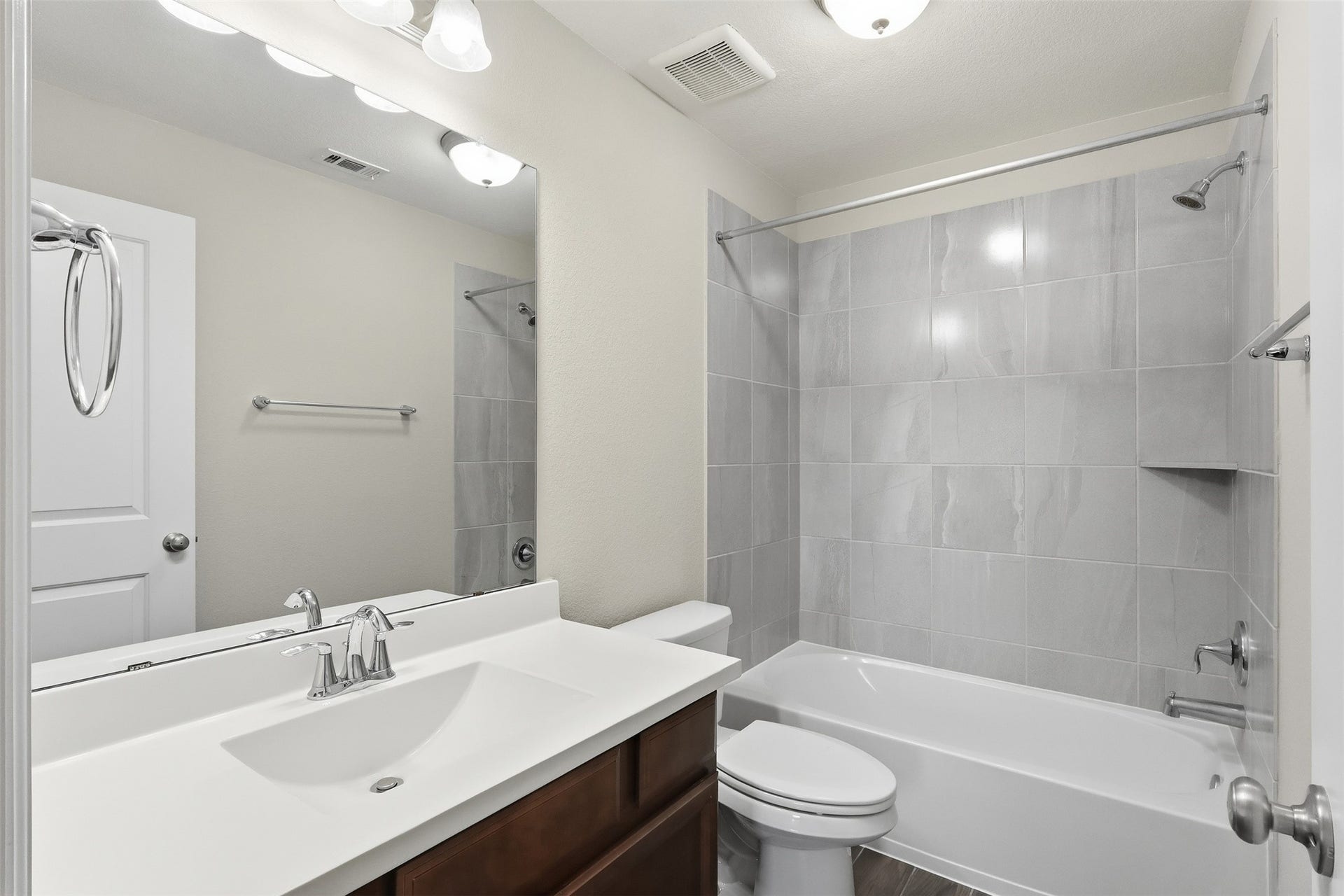 Full Bathroom - Upstairs