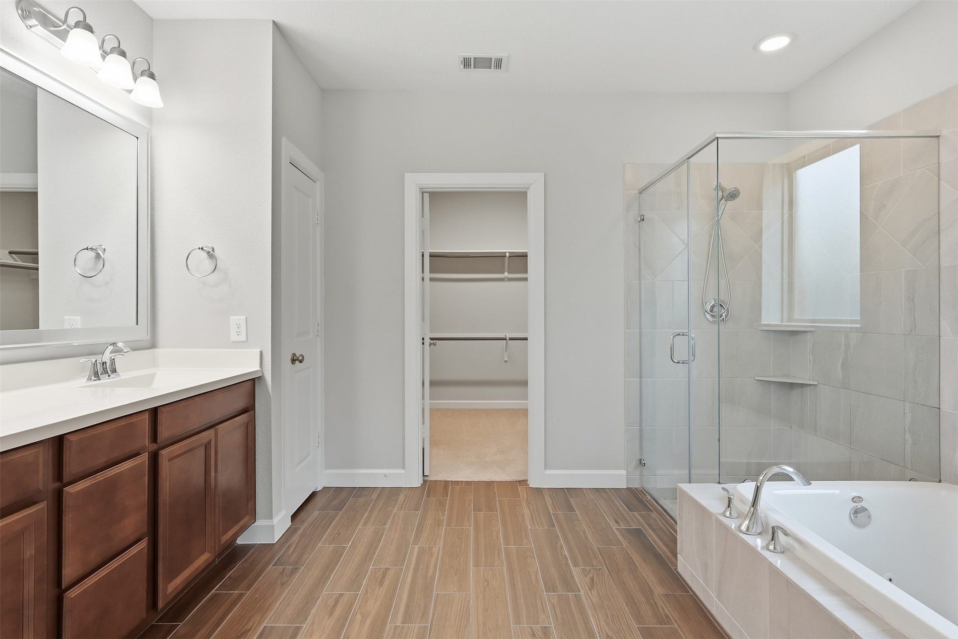Primary En-Suite Bathroom & Closet