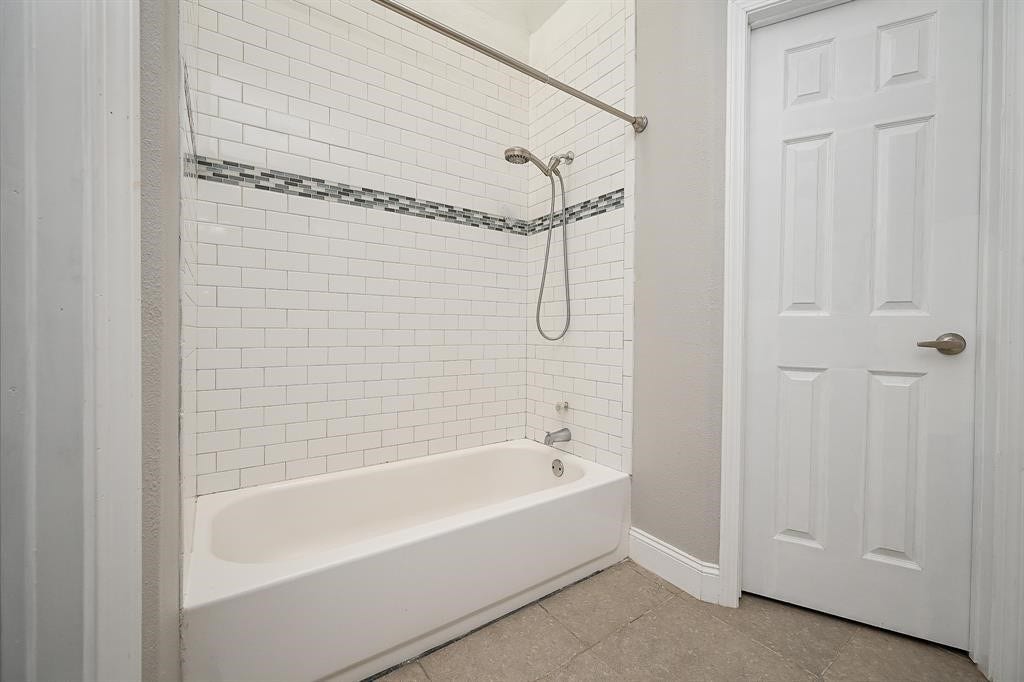 2027 Fernspray Lane, Houston, TX 77084