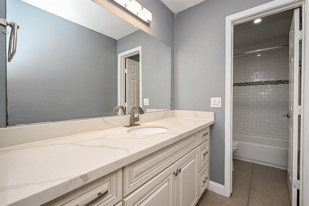 2027 Fernspray Lane, Houston, TX 77084