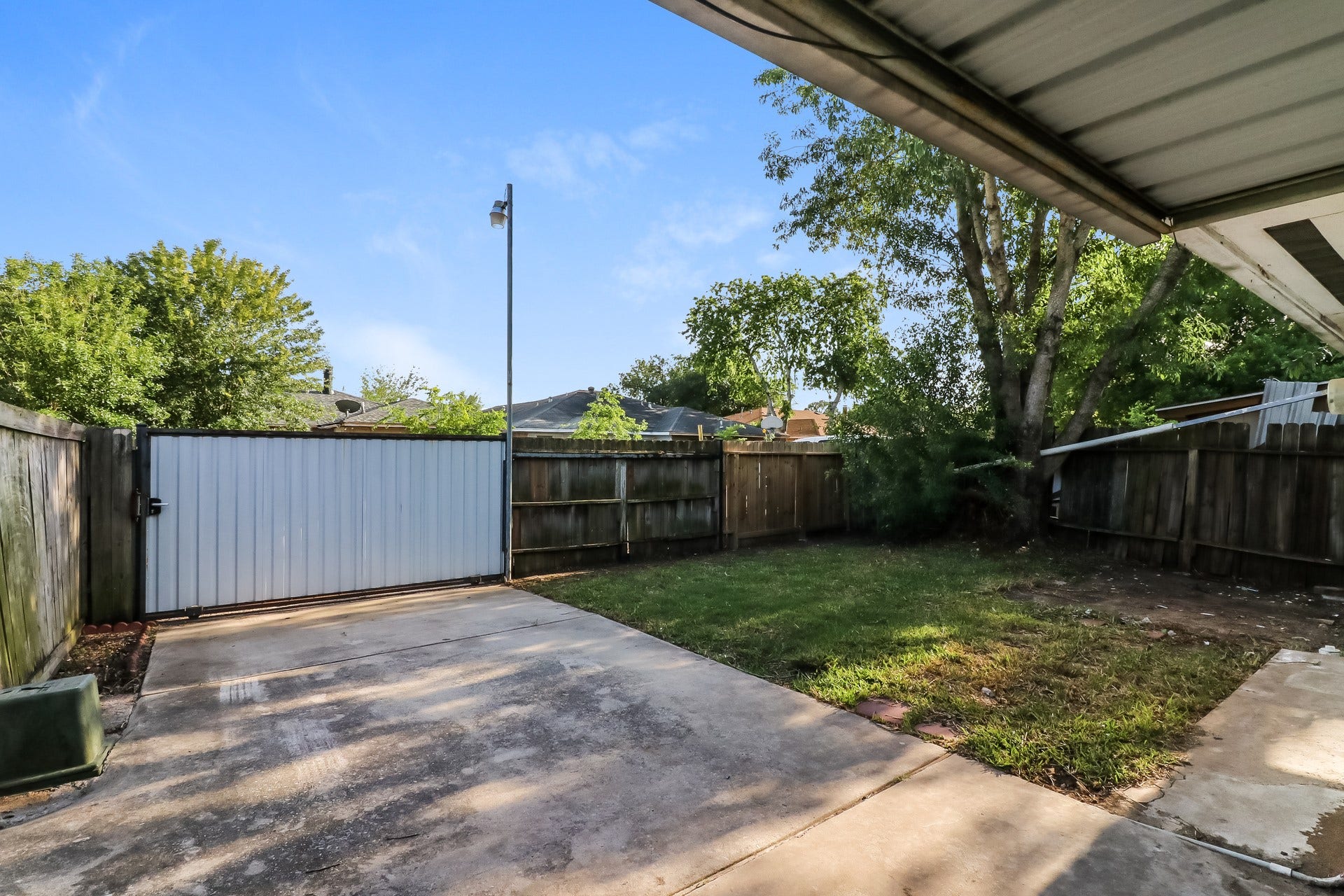 12805 Bexley Drive, Houston, TX 77099 12805 Bexley Drive, Houston, TX 77099