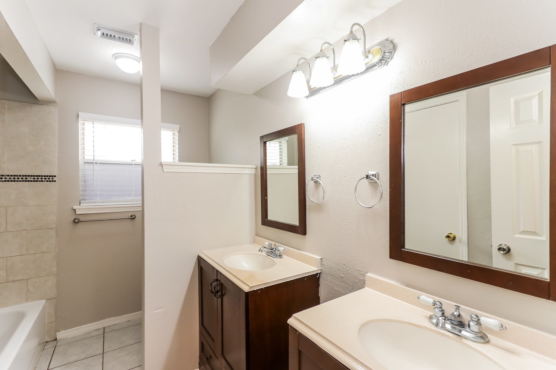 12805 Bexley Drive, Houston, TX 77099 12805 Bexley Drive, Houston, TX 77099