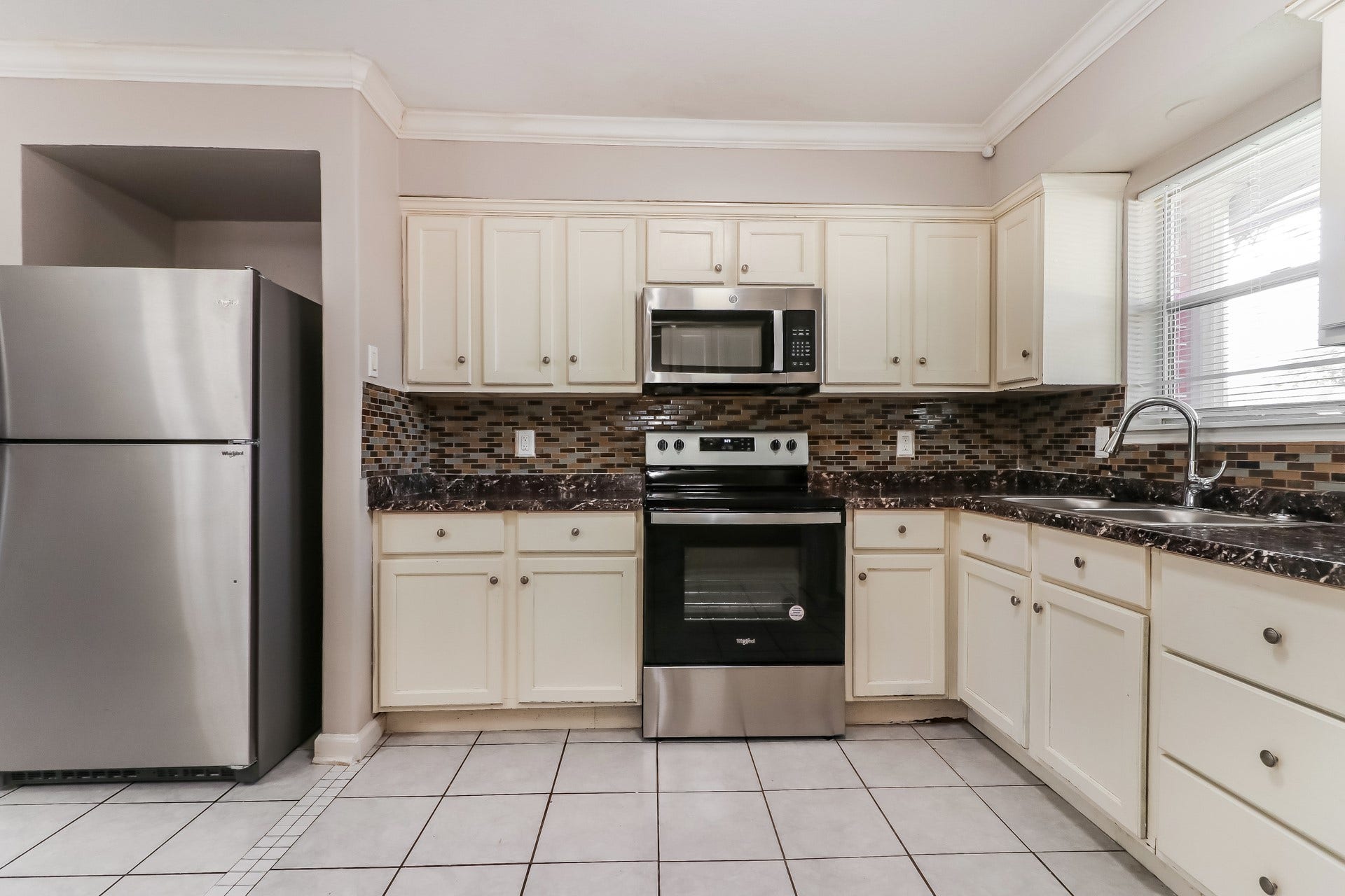 12805 Bexley Drive, Houston, TX 77099 12805 Bexley Drive, Houston, TX 77099