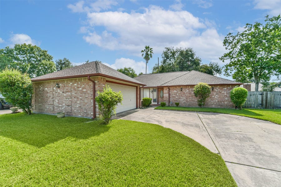Property photo for 3218 Cherry Creek Drive, Missouri City, TX