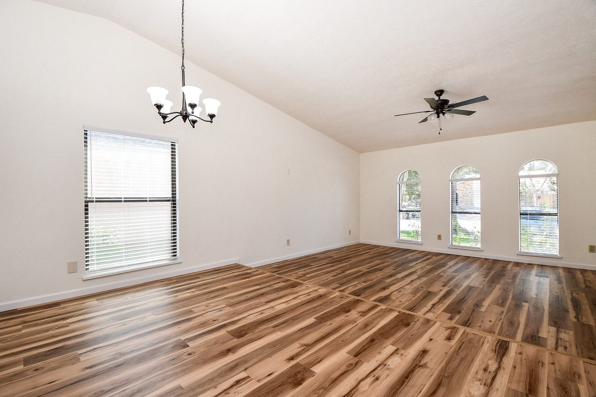 7315 El Cresta Drive, Houston, TX 77083 7315 El Cresta Drive, Houston, TX 77083