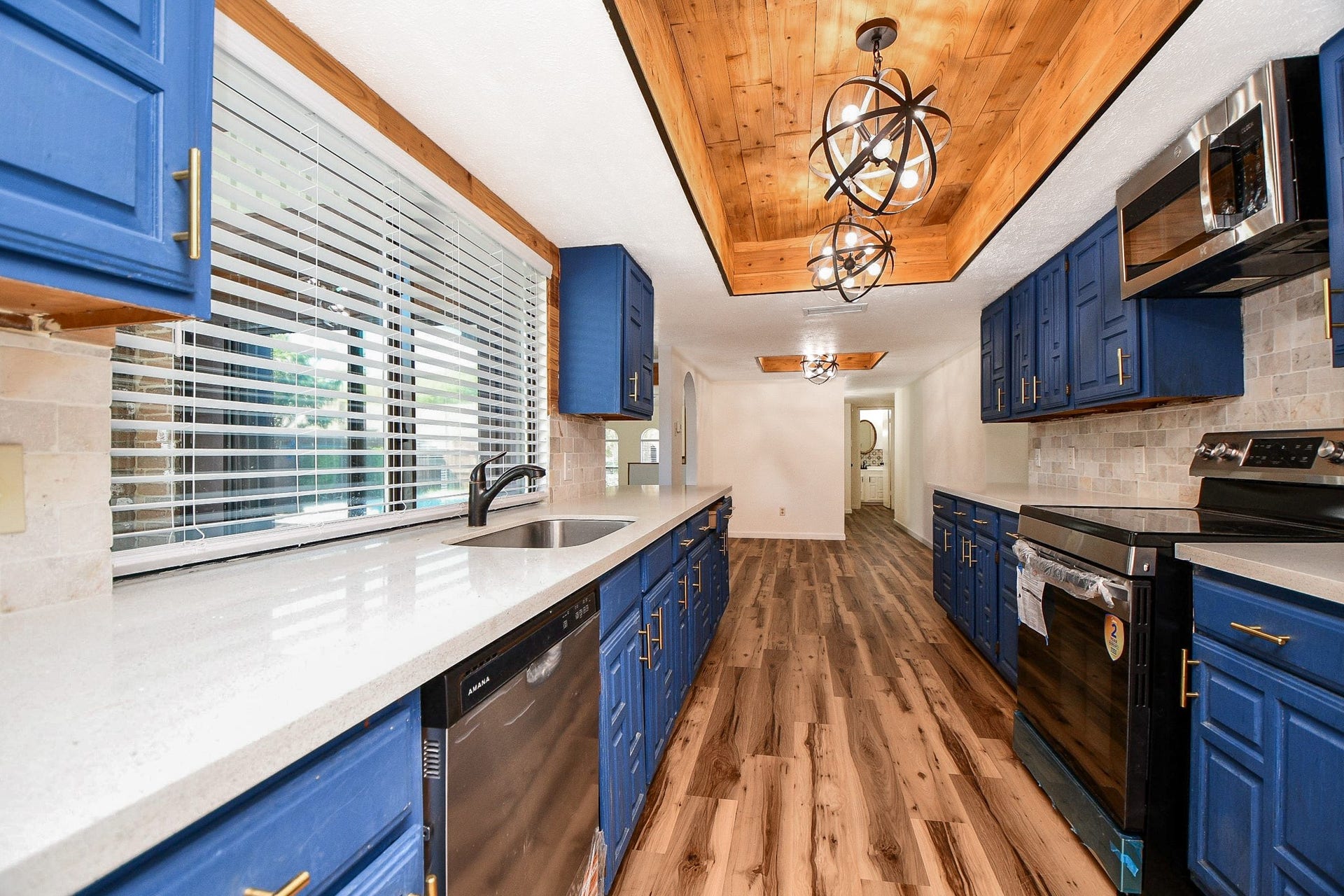 7315 El Cresta Drive, Houston, TX 77083 7315 El Cresta Drive, Houston, TX 77083