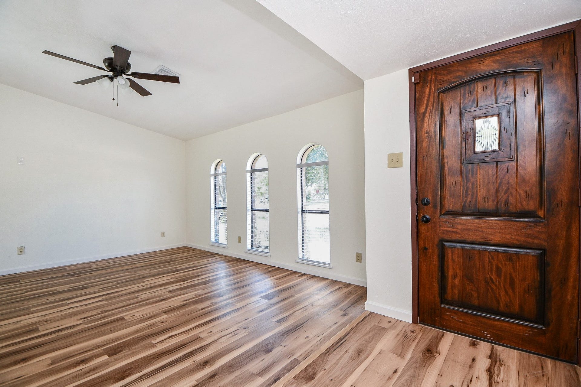 7315 El Cresta Drive, Houston, TX 77083 7315 El Cresta Drive, Houston, TX 77083