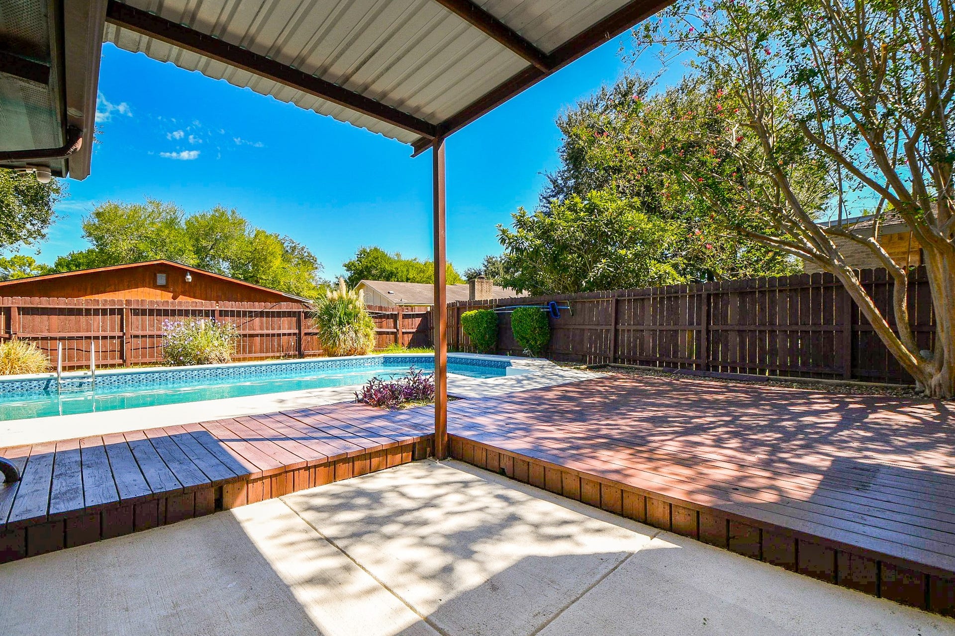 7315 El Cresta Drive, Houston, TX 77083 7315 El Cresta Drive, Houston, TX 77083