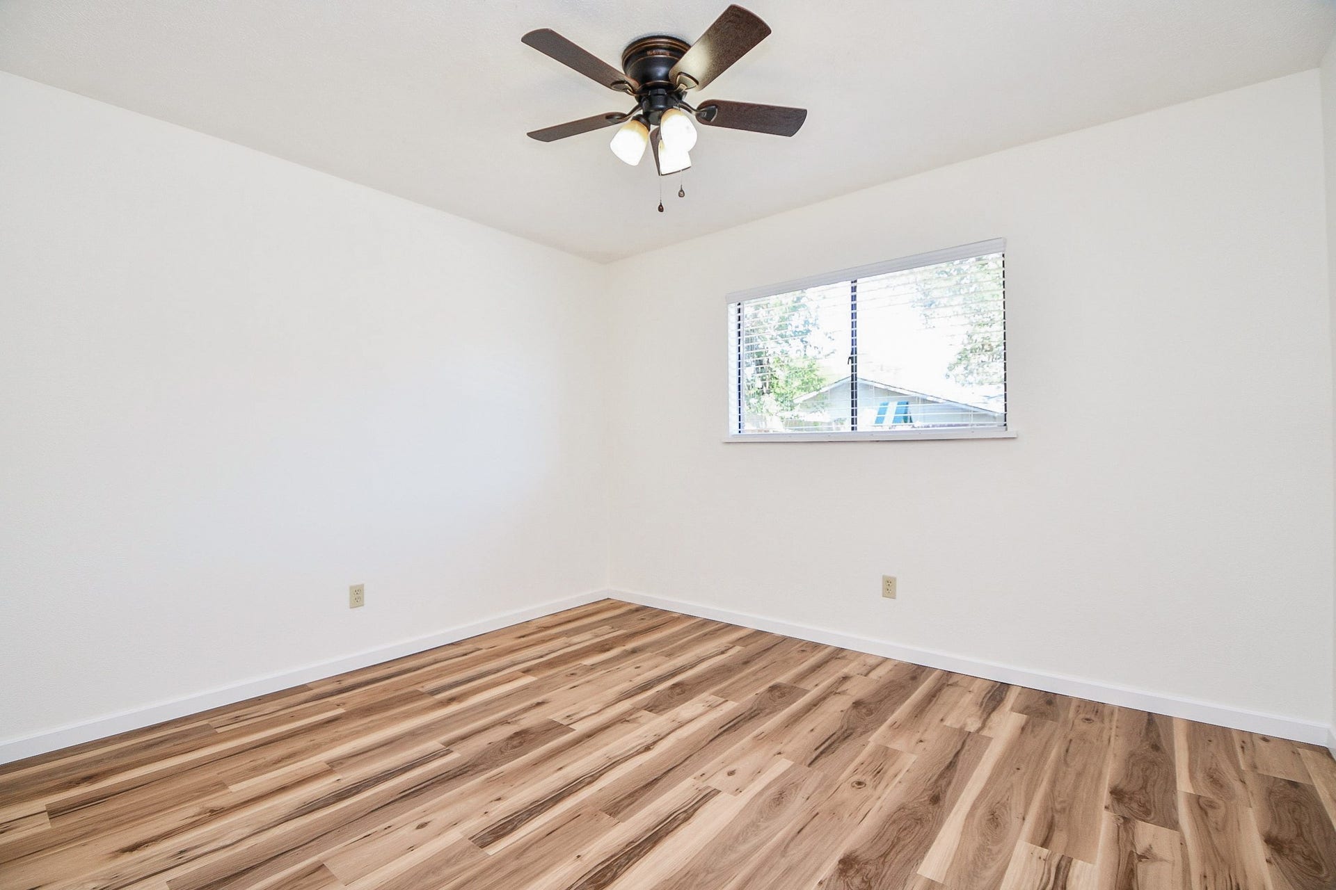 7315 El Cresta Drive, Houston, TX 77083 7315 El Cresta Drive, Houston, TX 77083