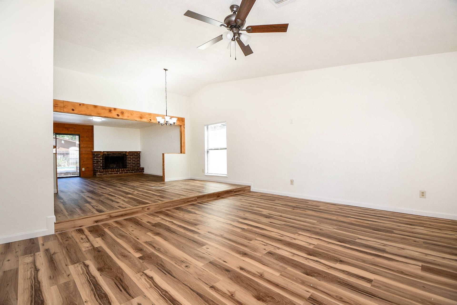 7315 El Cresta Drive, Houston, TX 77083 7315 El Cresta Drive, Houston, TX 77083